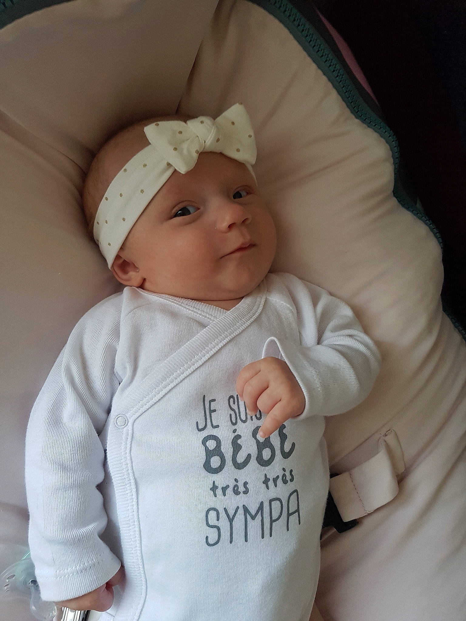 Maena a rejoint le concours — aidez-le/la à gagner de superbes lots ! baby, baby_sleeping, baby_toddler_clothing, cap, cheek, child, comfort, eye, face, facial_expression, hat, headgear, headwear, human_body, lip, outerwear, person, skin, sleeve, textile