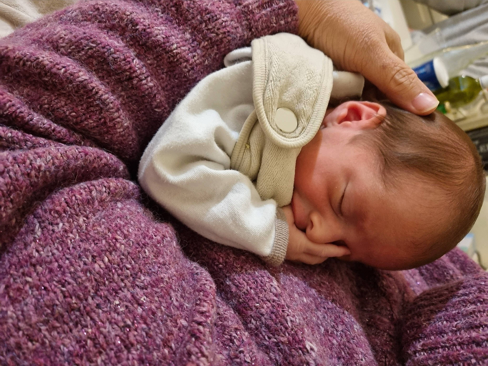 Matthias participe au concours pour gagner de l'argent avec cette photo : baby, baby_products, baby_sleeping, baby_toddler_clothing, bedtime, cheek, child, comfort, finger, grass, hand, linens, magenta, nap, pattern, person, pink, skin, toddler, wood