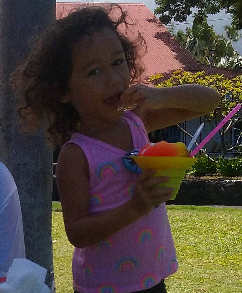 Healii is registered to the contest to win money with this photo: child, frozen_dessert, fun, grass, grassland, happy, leaf, leisure, liquid_bubble, magenta, party_supply, person, pink, plant, play, recreation, sky, t_shirt, toddler, tree