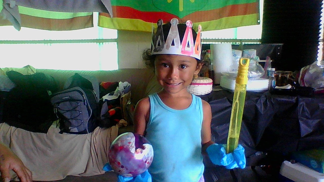 Healii is registered to the contest to win money with this photo: bicycle_helmet, bicycles_equipment_and_supplies, cap, child, event, fashion_accessory, fun, happy, headwear, helmet, joy, leisure, person, personal_protective_equipment, pink, recreation, room, smile, snapshot, sports_gear