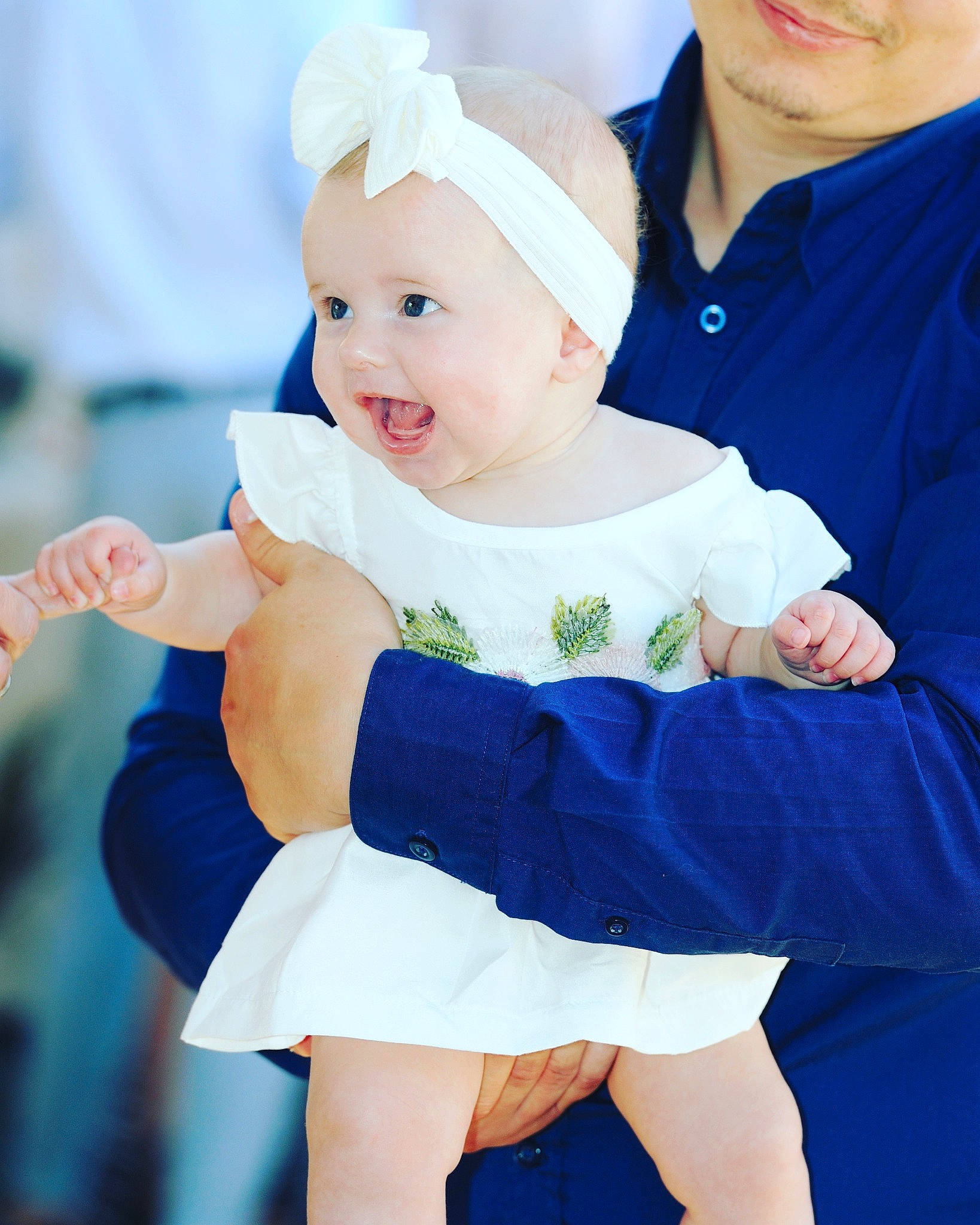 Selena participe au concours pour gagner de l'argent avec cette photo : azure, baby, baby_toddler_clothing, blue, cap, electric_blue, face, gesture, hand, happy, hat, headgear, people, person, photograph, pink, purple, sleeve, smile, toddler