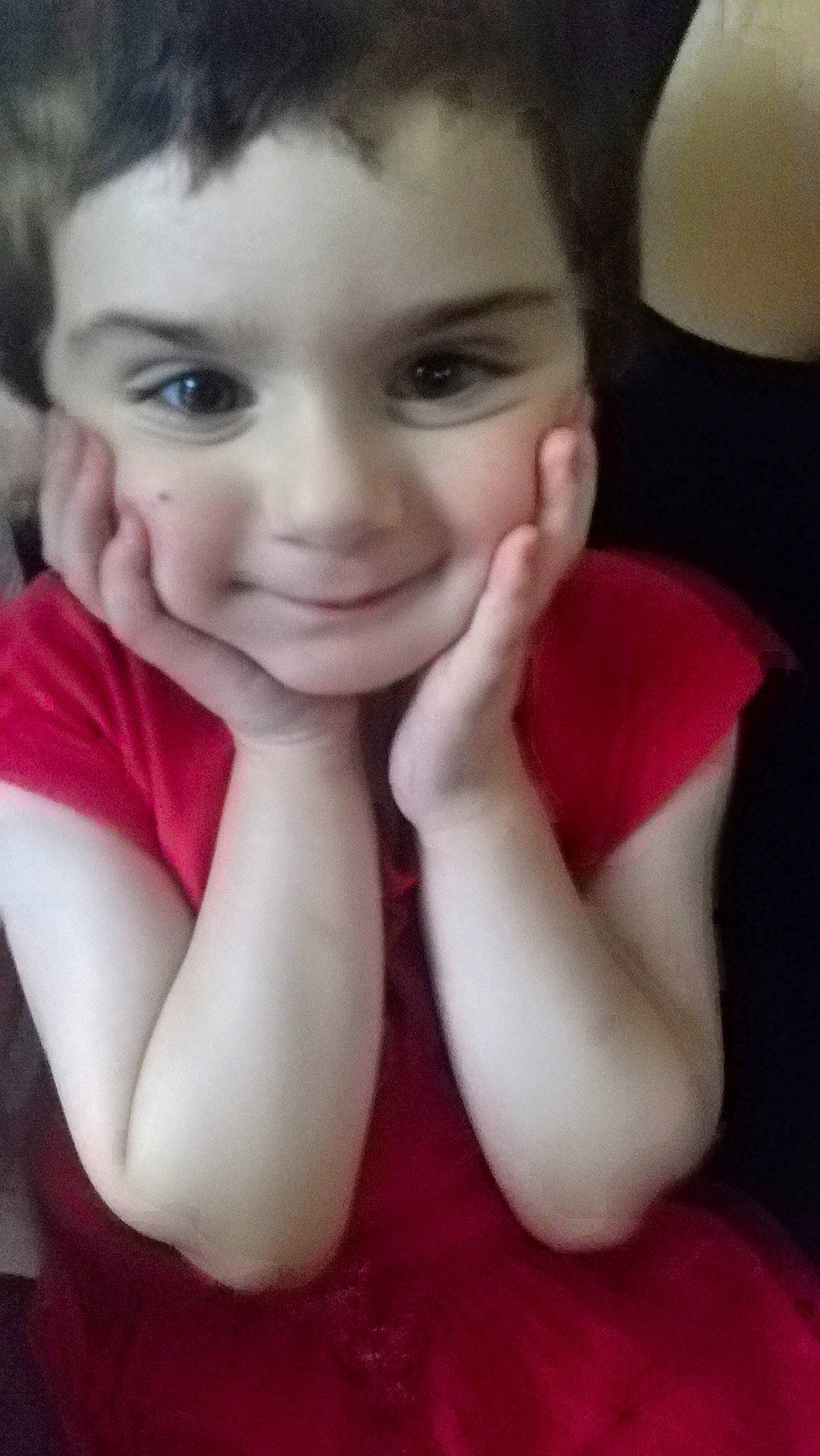 Mathilda participe au concours pour gagner de l'argent avec cette photo : beauty, cheek, child, chin, ear, eye, eyebrow, face, facial_expression, forehead, fun, head, jaw, joy, lip, mouth, nose, person, selfie, skin