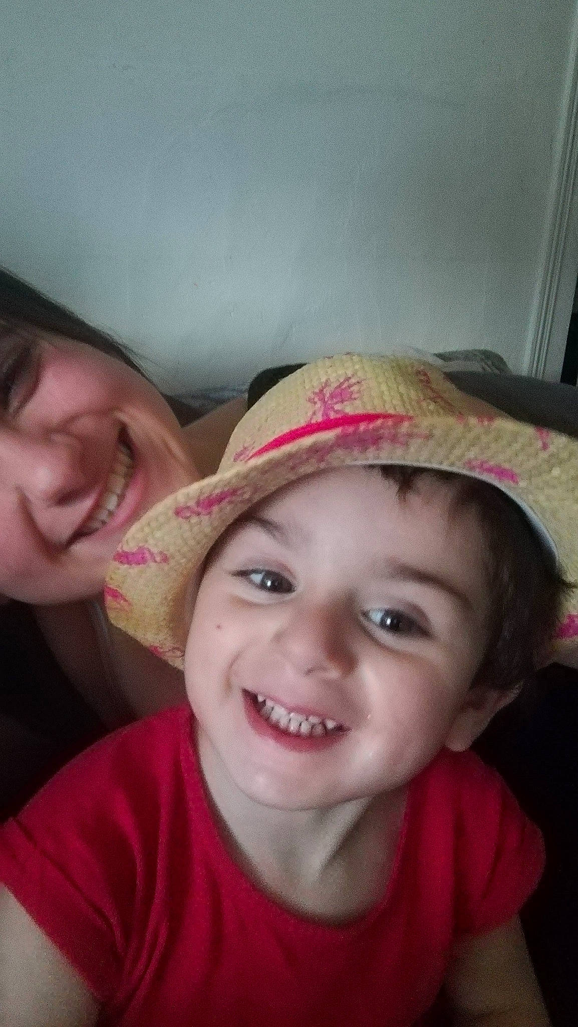 Mathilda participe au concours pour gagner de l'argent avec cette photo : cheek, child, face, facial_expression, fashion_accessory, fun, happy, hat, head, headgear, joy, laugh, lip, mouth, nose, person, photography, pink, selfie, skin