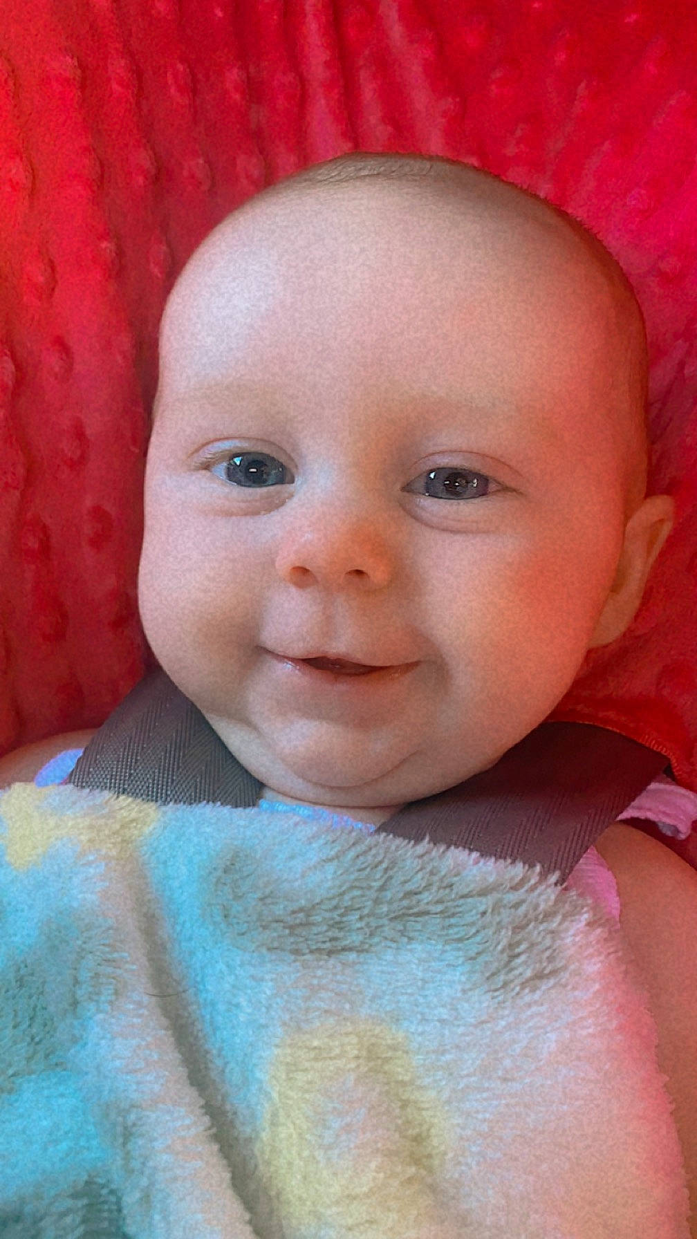 Layana is registered to the contest to win money with this photo: baby, baby_toddler_clothing, cheek, chin, eye, eyebrow, eyelash, face, facial_expression, head, iris, lip, mouth, neck, nose, person, pink, skin, sleeve, smile