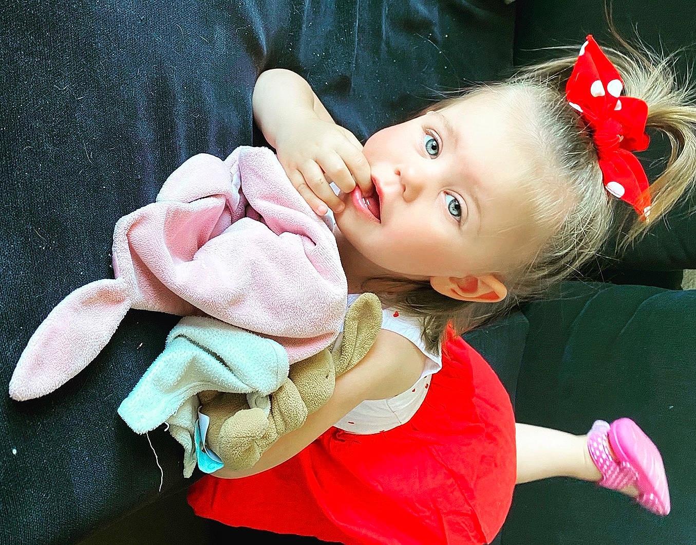 Shanna a rejoint le concours — aidez-le/la à gagner de superbes lots ! baby, cheek, child, ear, finger, hand, lip, nose, person, pink, skin, toddler