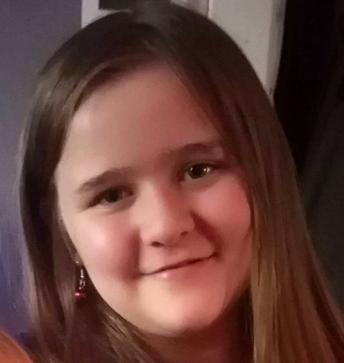 Mélinda participe au concours pour gagner de l'argent avec cette photo : beauty, black_hair, brown, cheek, child, chin, cool, eyebrow, eyelash, facial_expression, forehead, hair, hairstyle, iris, jaw, joy, lip, mammal, organ, person