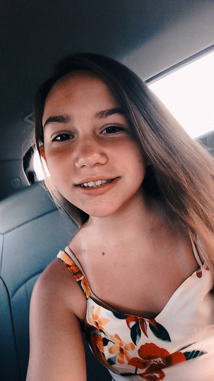 Carlee is registered to the contest to win money with this photo: beauty, black_hair, brown_hair, chin, eyebrow, face, hair, joy, lady, lip, long_hair, person, photography, skin, smile