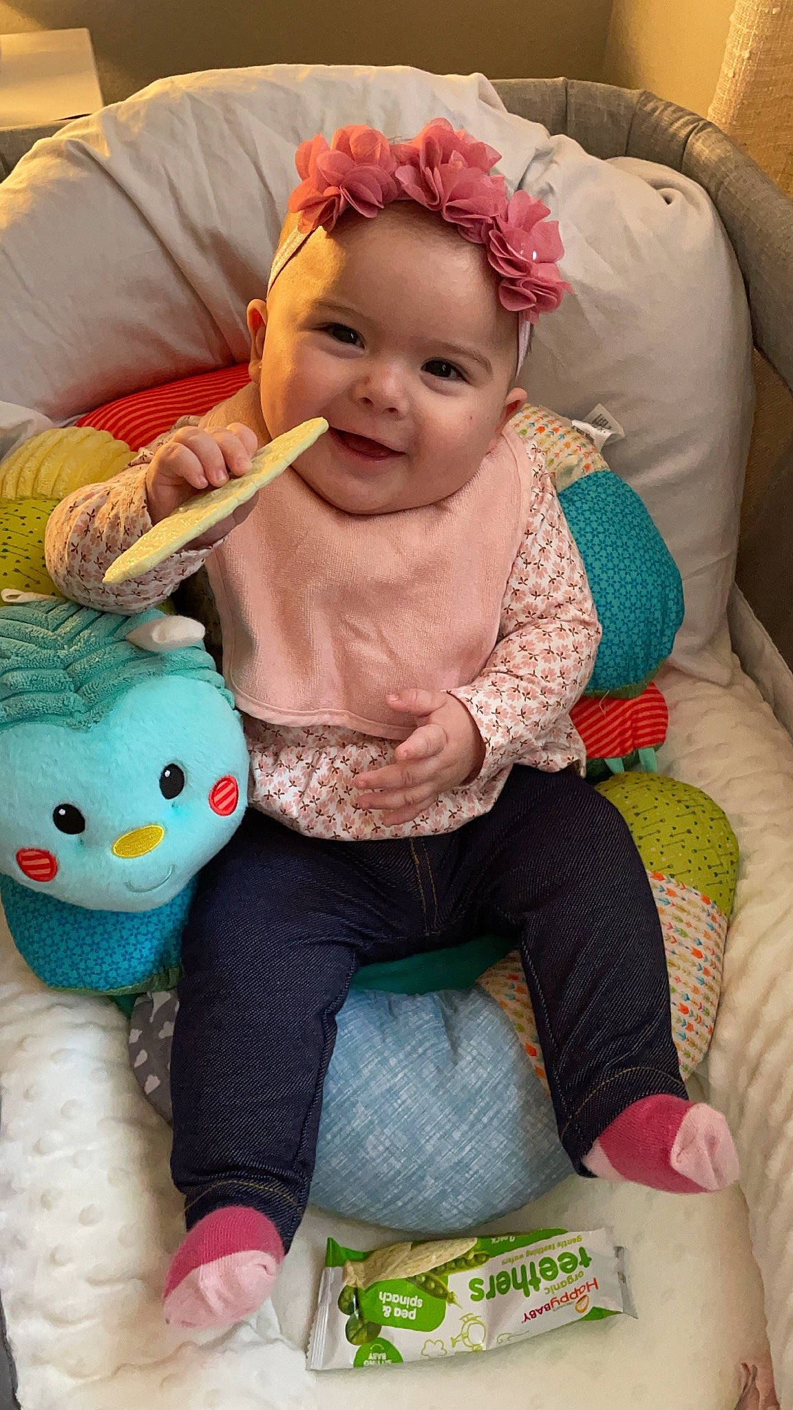 Aitana is registered to the contest to win money with this photo: arm, baby, baby_products, baby_toddler_clothing, cheek, child, clothing, grass, happy, head, headgear, jewellery, joy, outerwear, pattern, person, sitting, skin, smile, textile