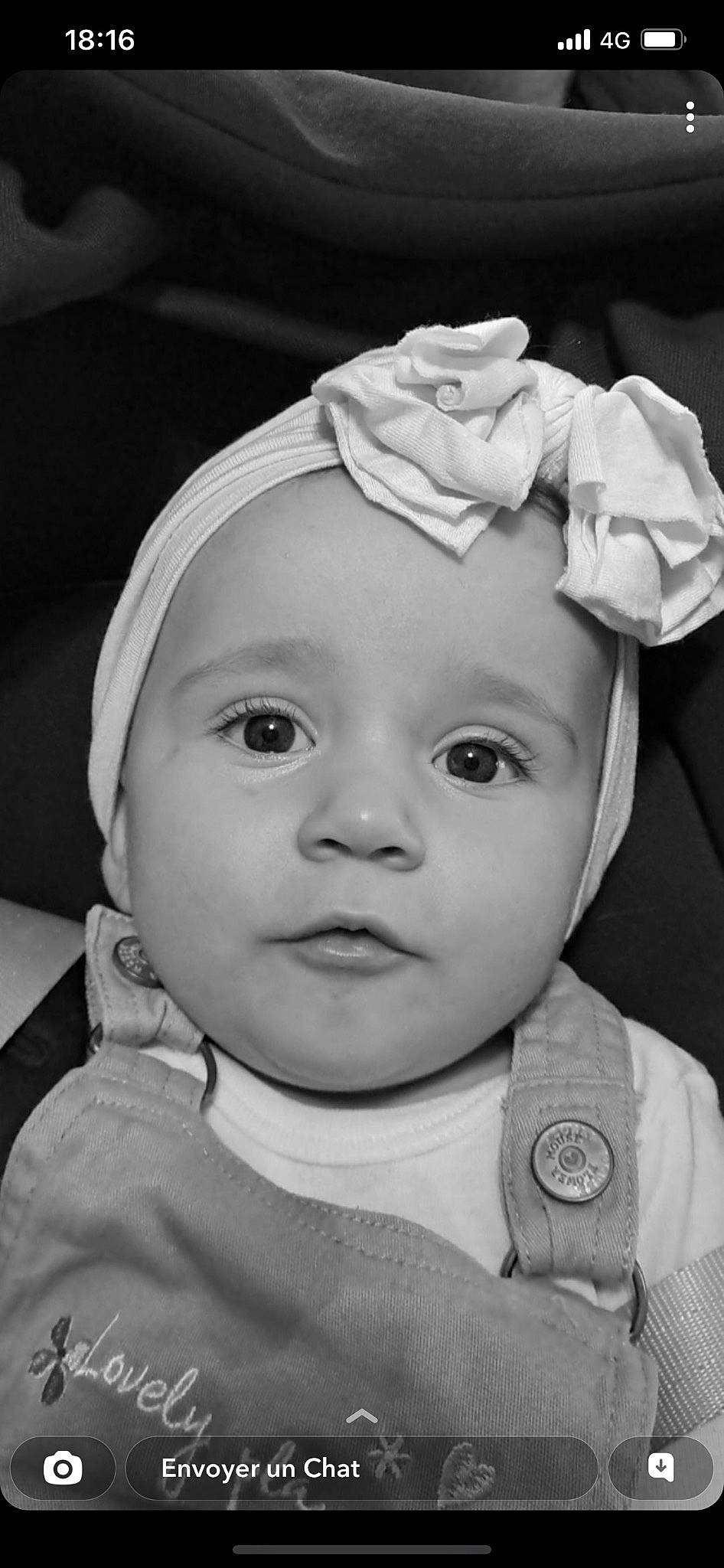 Maddy a rejoint le concours — aidez-le/la à gagner de superbes lots ! baby, baby_toddler_clothing, black, black_and_white, cheek, eye, flash_photography, happy, human_body, iris, lip, monochrome, monochrome_photography, organ, person, photograph, skin, smile, style, toddler