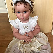 Angel is registered to the contest to win money with this photo: