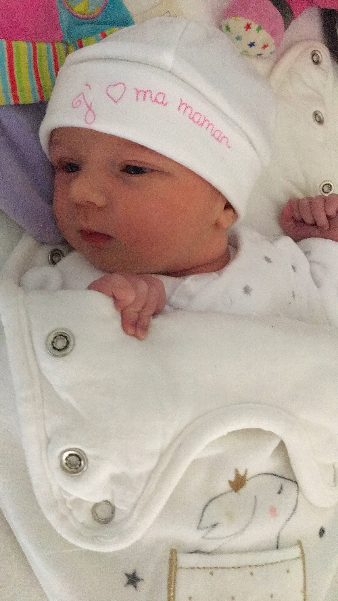 Lola participe au concours pour gagner de l'argent avec cette photo : baby, bedtime, cheek, child, forehead, headwear, person, pink, skin, toddler