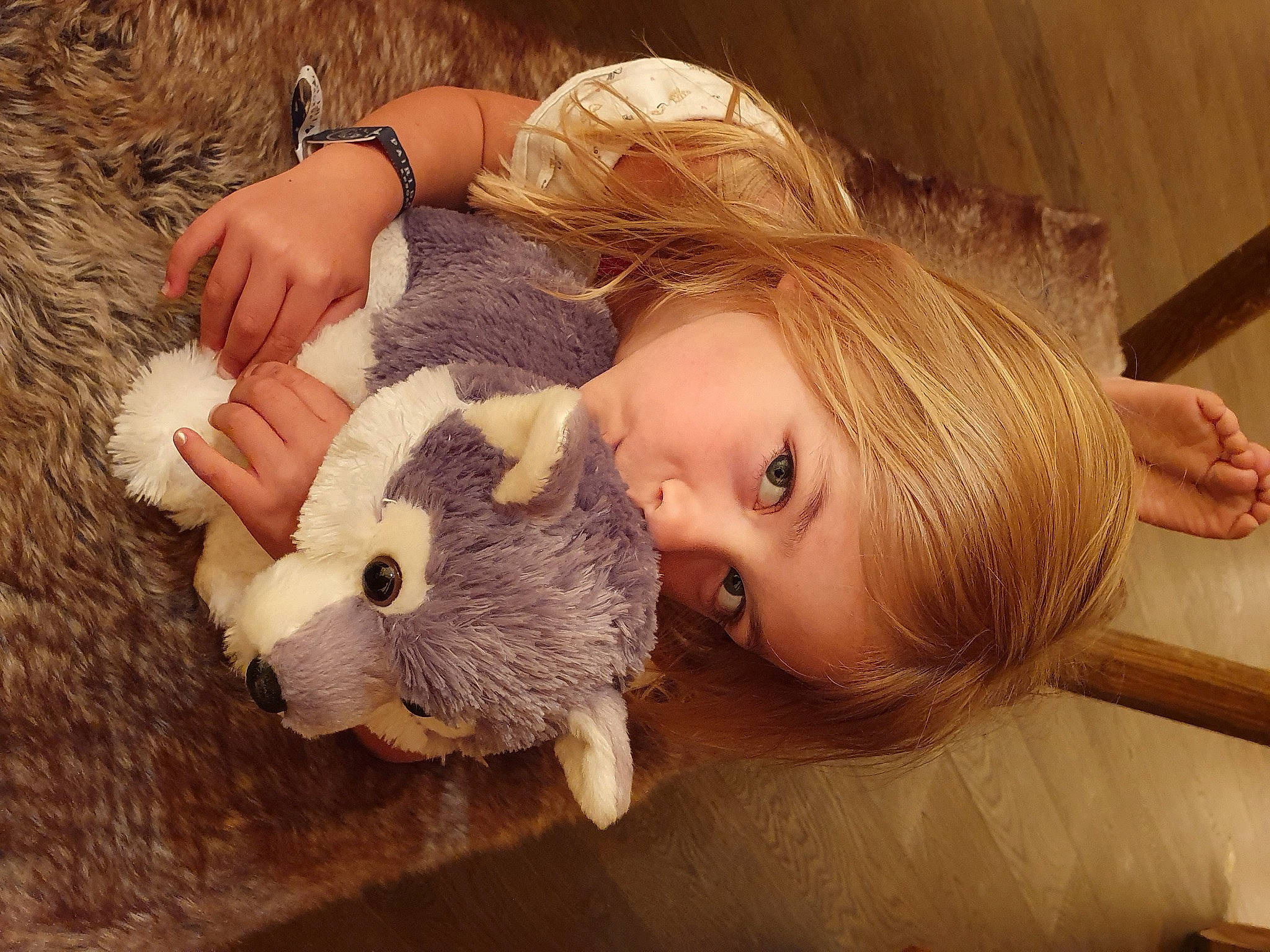 Norah a rejoint le concours — aidez-le/la à gagner de superbes lots ! blond, cheek, child, ear, eye, fawn, iris, mouth, person, toddler, toy