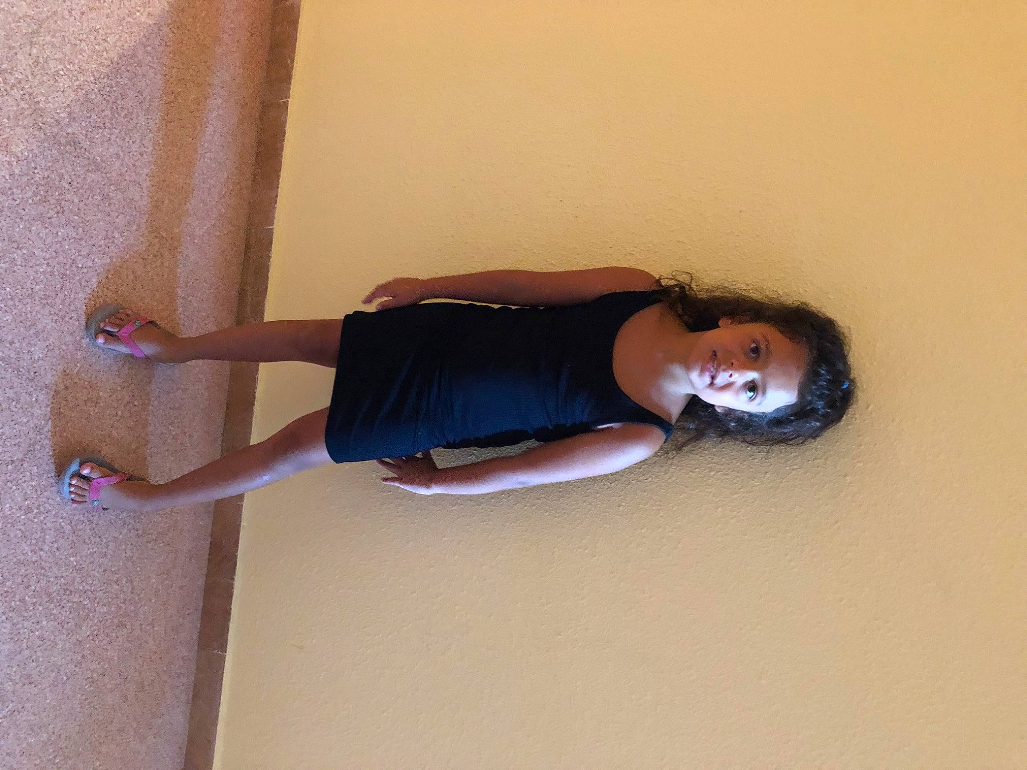 Lorena participe au concours pour gagner de l'argent avec cette photo : abdomen, balance, barefoot, calf, comfort, elbow, flooring, foot, hardwood, human_leg, knee, leg, person, shoulder, sleeve, sportswear, thigh, trunk, waist, wood