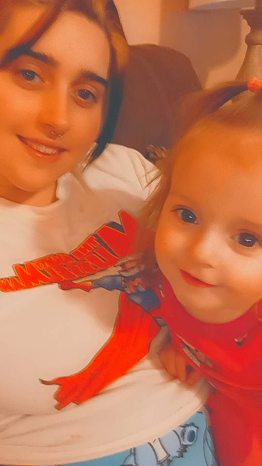 Lilliana is registered to the contest to win money with this photo: cheek, chin, ear, eye, eyebrow, eyelash, face, facial_expression, forehead, gesture, hairstyle, happy, human, iris, joy, lip, mouth, nose, orange, person