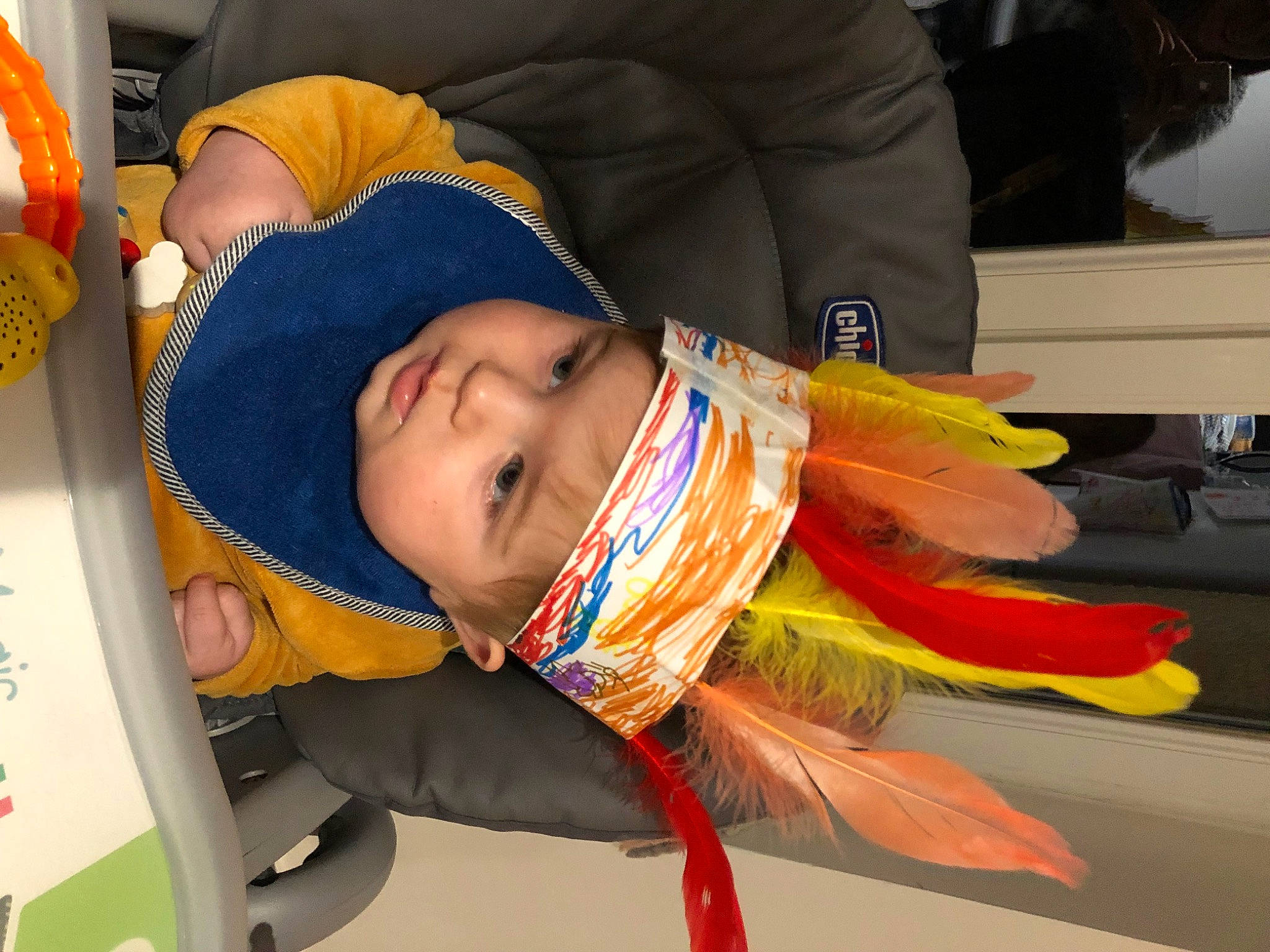Joseph a rejoint le concours — aidez-le/la à gagner de superbes lots ! baby, child, event, facial_expression, fashion_accessory, fashion_design, fun, happy, headgear, headwear, leisure, orange, person, room, toddler