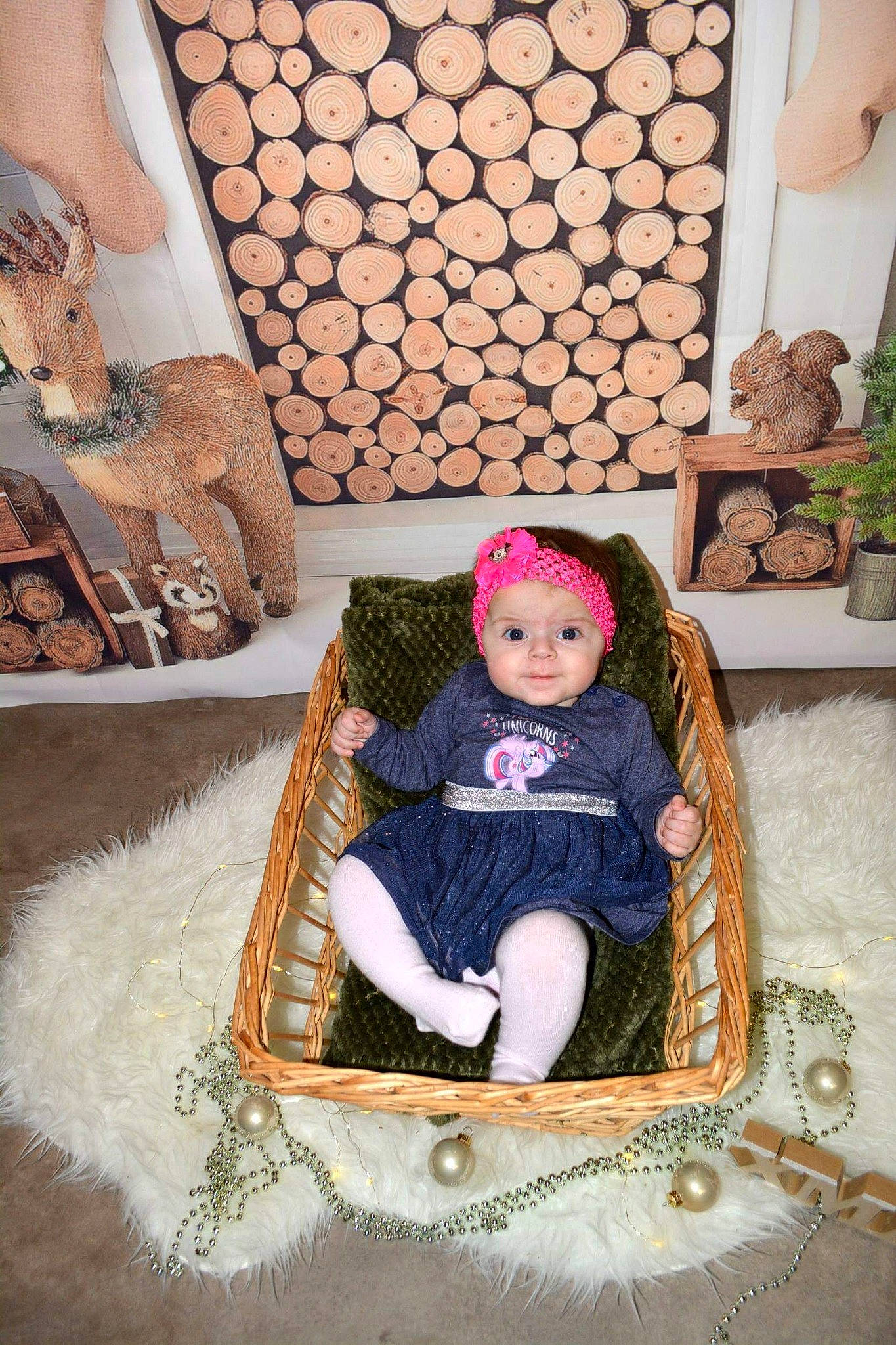 Emily a rejoint le concours — aidez-le/la à gagner de superbes lots ! child, fun, girl, infant, person, product, toddler