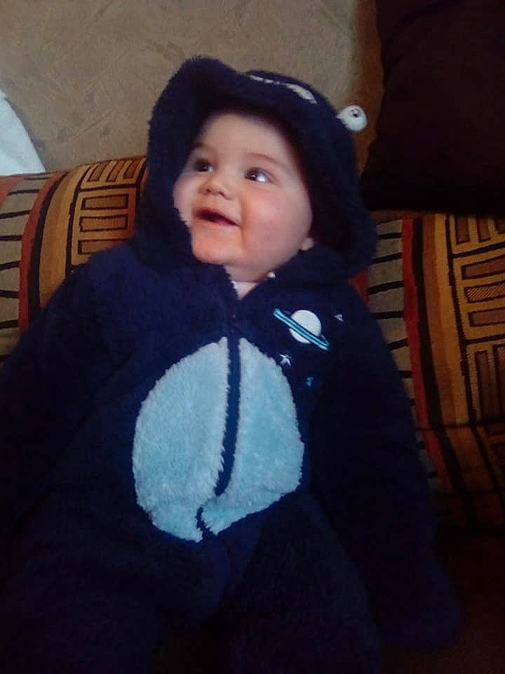 Ange participe au concours pour gagner de l'argent avec cette photo : black_hair, blue, cheek, child, cool, eye, fun, fur, fur_clothing, girl, head, headgear, human, nose, outerwear, person, product, skin, smile, textile