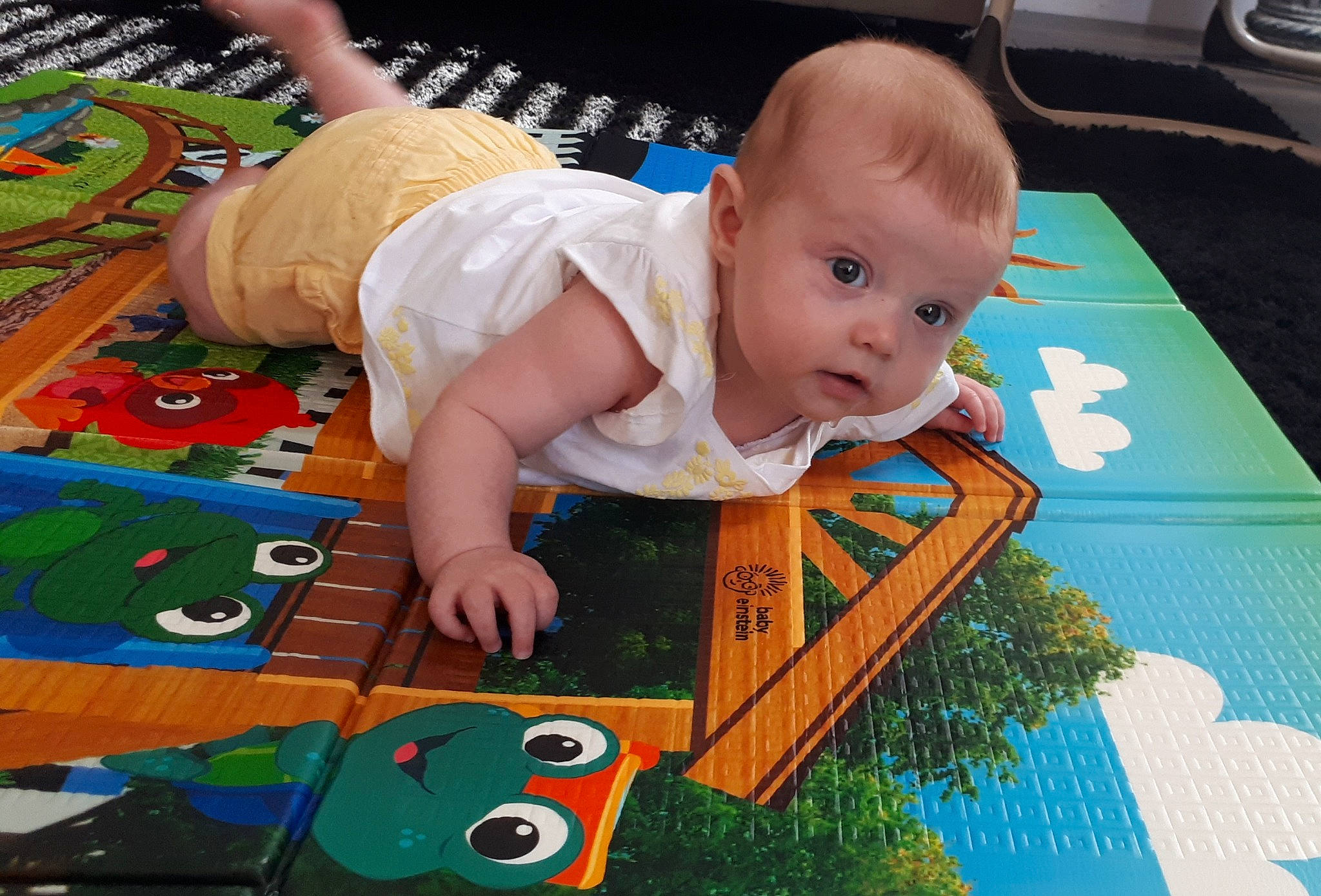 Aurélie a rejoint le concours — aidez-le/la à gagner de superbes lots ! baby, baby_products, baby_toys, child, crawling, floor, flooring, fun, games, leisure, person, play, playmat, product, toddler, toy, tummy_time