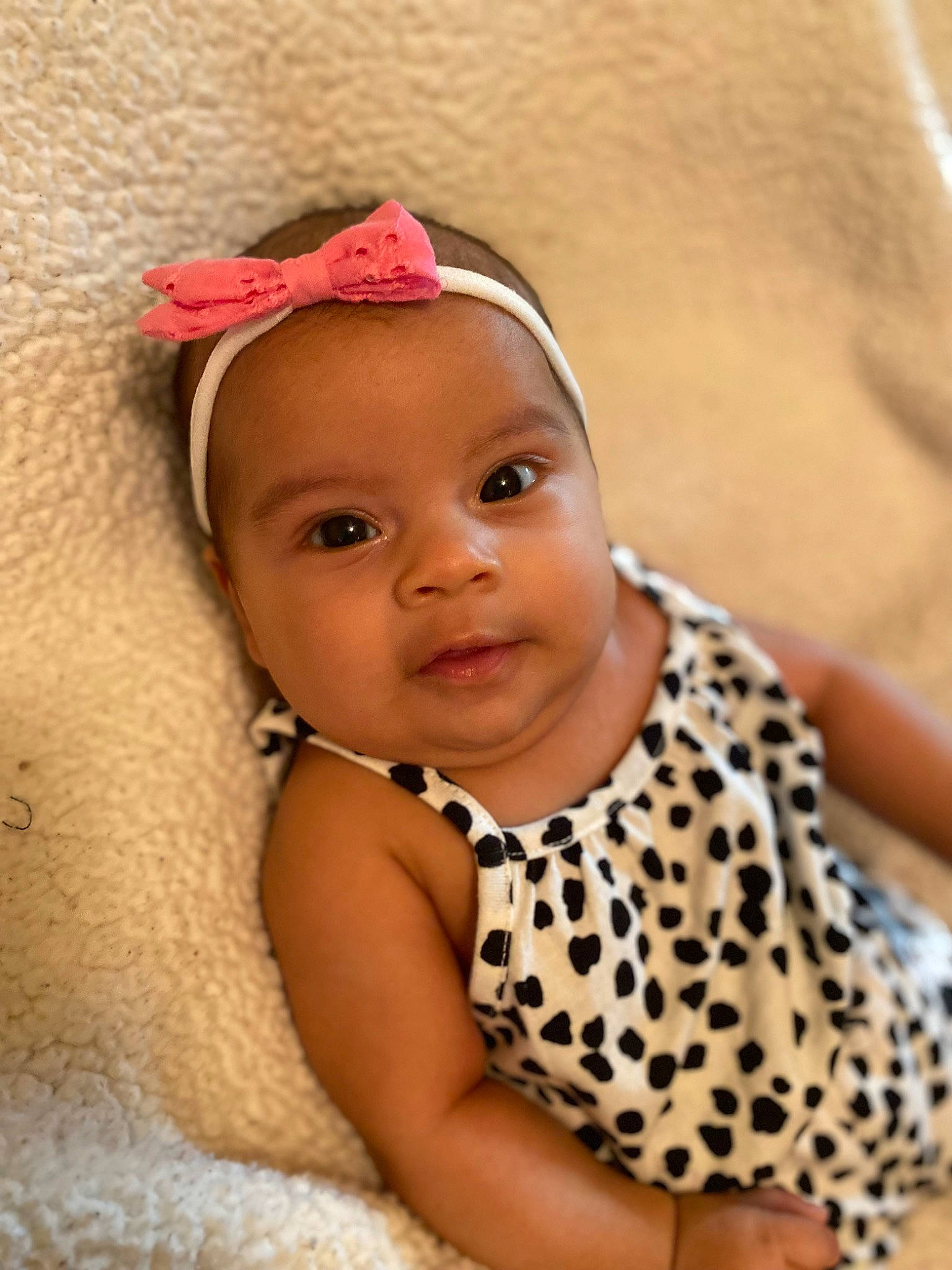 Sofia is registered to the contest to win money with this photo: baby, baby_toddler_clothing, cheek, child, eye, eyelash, fashion_accessory, fun, happy, head, headband, headpiece, iris, jewellery, lip, neck, person, skin, sleeve, smile