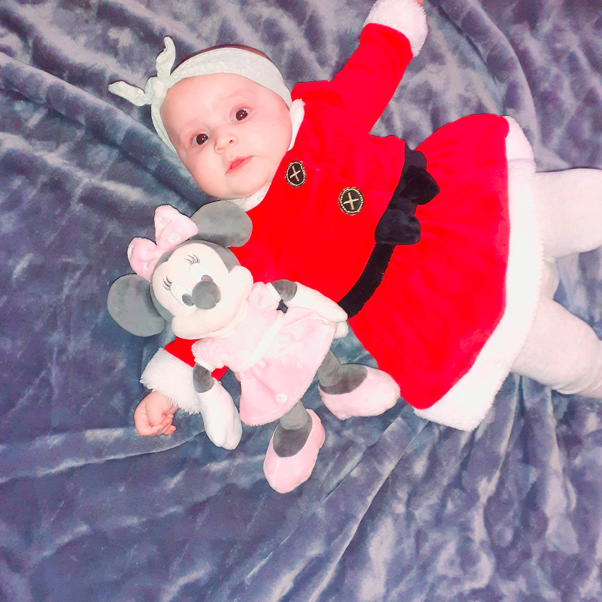 Manuella a rejoint le concours — aidez-le/la à gagner de superbes lots ! baby, baby_products, baby_toddler_clothing, baby_toys, child, costume_accessory, costume_hat, fictional_character, headwear, person, plush, product, stuffed_toy, teddy_bear, textile, toddler, toy