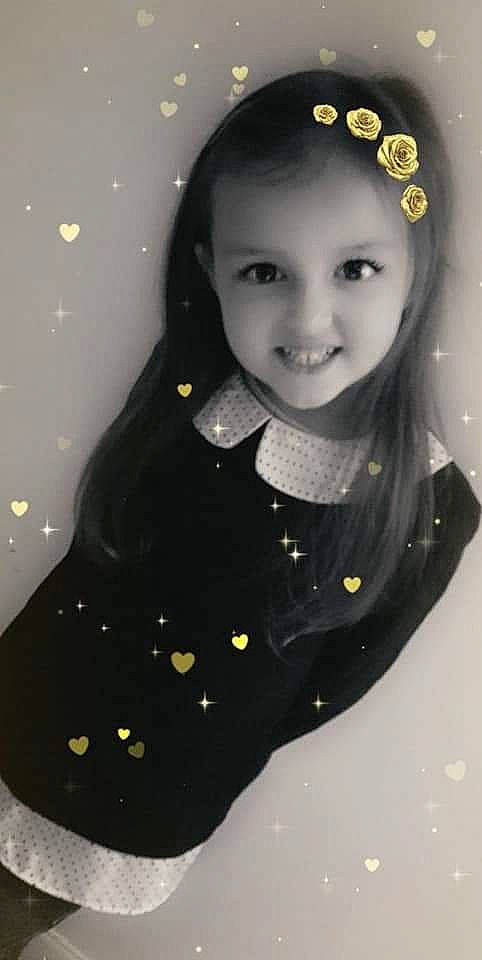 Lahyna a rejoint le concours — aidez-le/la à gagner de superbes lots ! black_hair, cool, eye, eyebrow, face, flash_photography, hair, hairstyle, happy, head, headgear, iris, jacket, joy, lip, long_hair, outerwear, person, photograph, skin