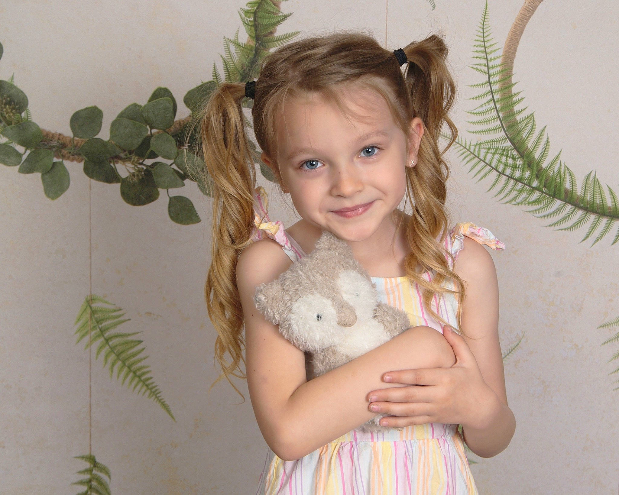 Scarlett joined the competition — help win amazing prizes! arm, branch, dress, eye, eyelash, facial_expression, fawn, grass, hand, happy, human_body, iris, joy, leaf, long_hair, person, plant, skin, smile, tree