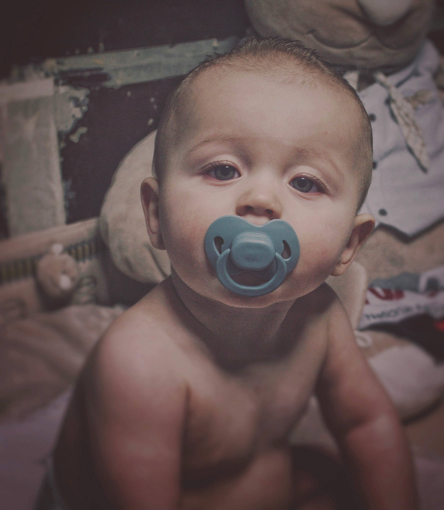 Mattéo a rejoint le concours — aidez-le/la à gagner de superbes lots ! arm, cheek, chin, ear, eye, eyebrow, eyelash, face, facial_expression, flash_photography, forehead, head, human, human_body, jaw, lip, mouth, neck, nose, person