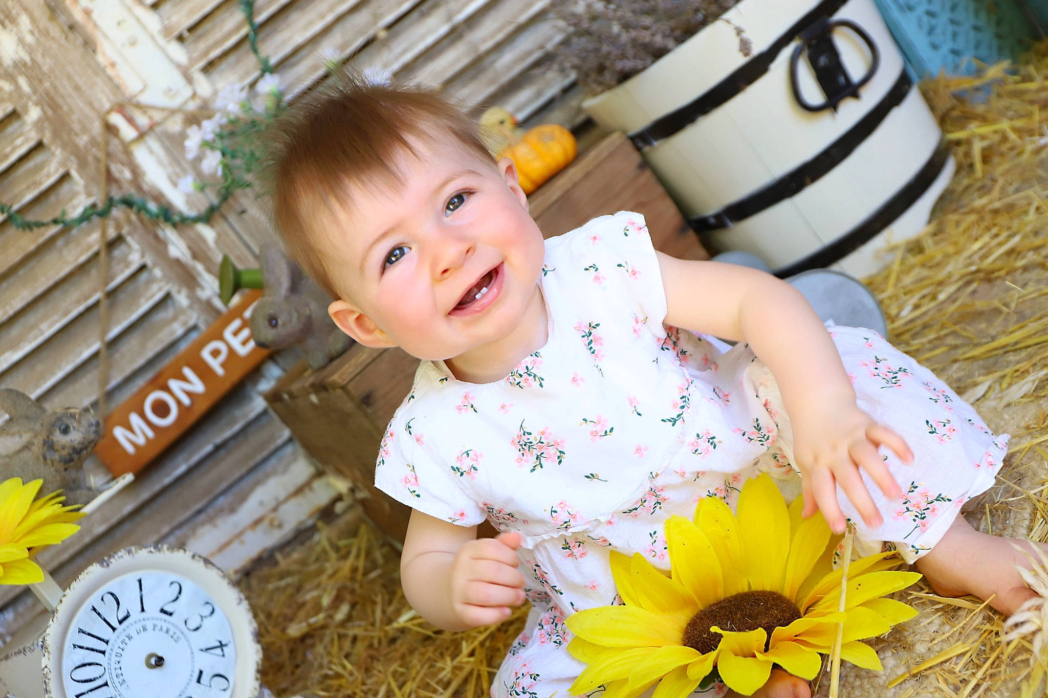 Elena a rejoint le concours — aidez-le/la à gagner de superbes lots ! baby, baby_toddler_clothing, child, child_model, flower, happy, joy, pattern, person, photography, plant, portrait_photography, smile, toddler, wildflower, yellow