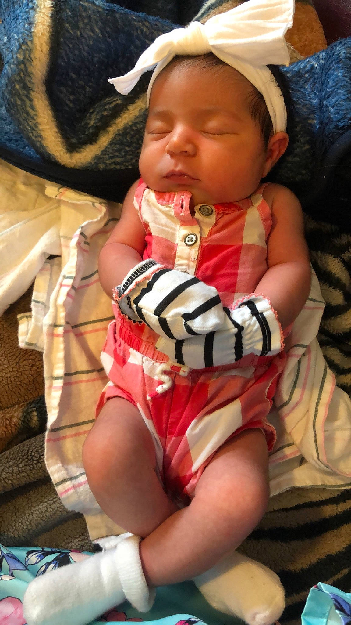 Amariana is registered to the contest to win money with this photo: baby, baby_products, child, leg, person, toddler