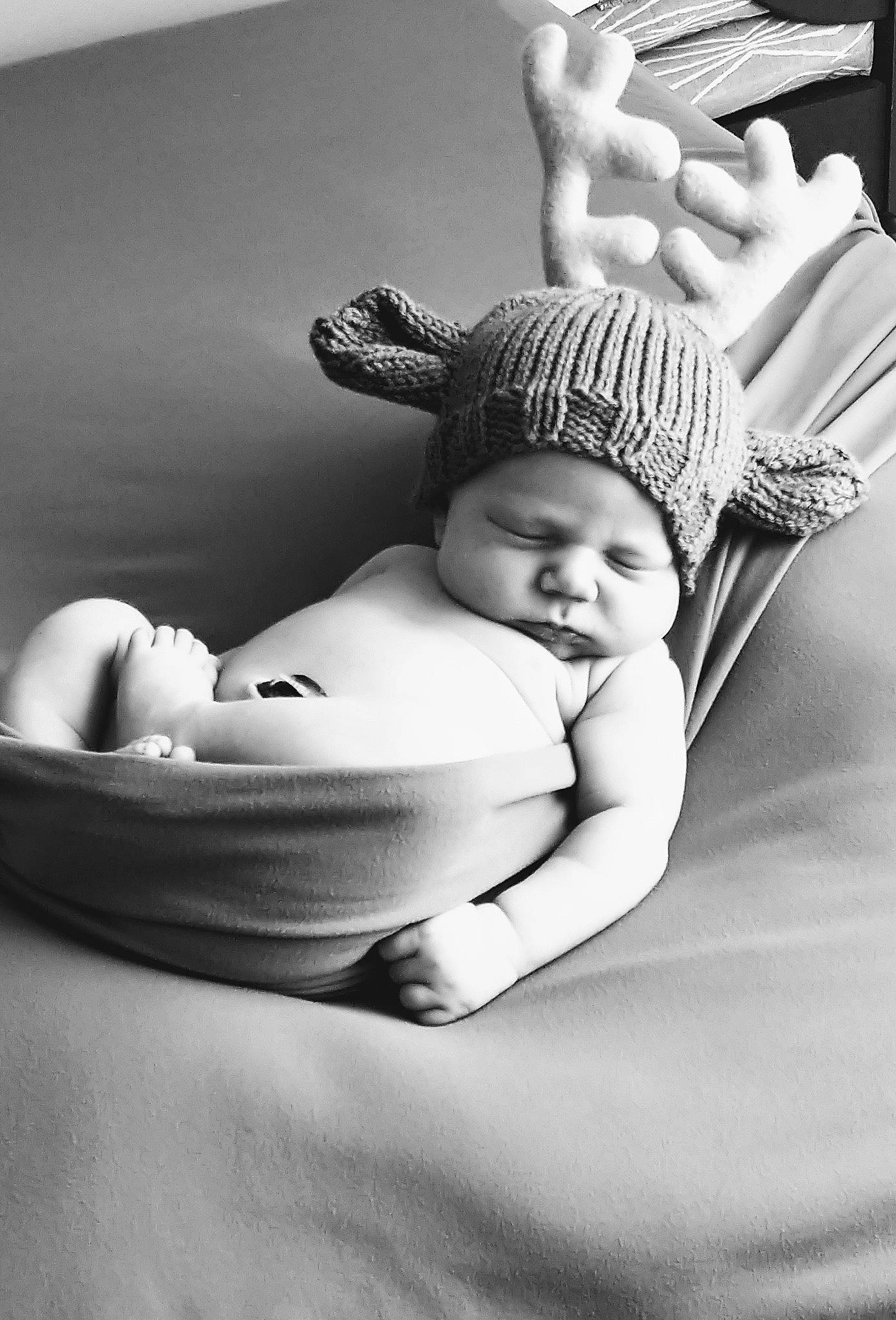 Porter is registered to the contest to win money with this photo: arm, baby, baby_sleeping, beanie, birth, black_and_white, child, comfort, hand, happy, headgear, headwear, monochrome, person, photograph, photography, skin, stock_photography, style, toddler