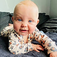 Kyra is registered to the contest to win money with this photo: baby, bed, bedroom, bodypart, couch, face, finger, furniture, hand, happy, head, homedecor, indoors, laughing, newborn, person, photography, portrait, room, smile