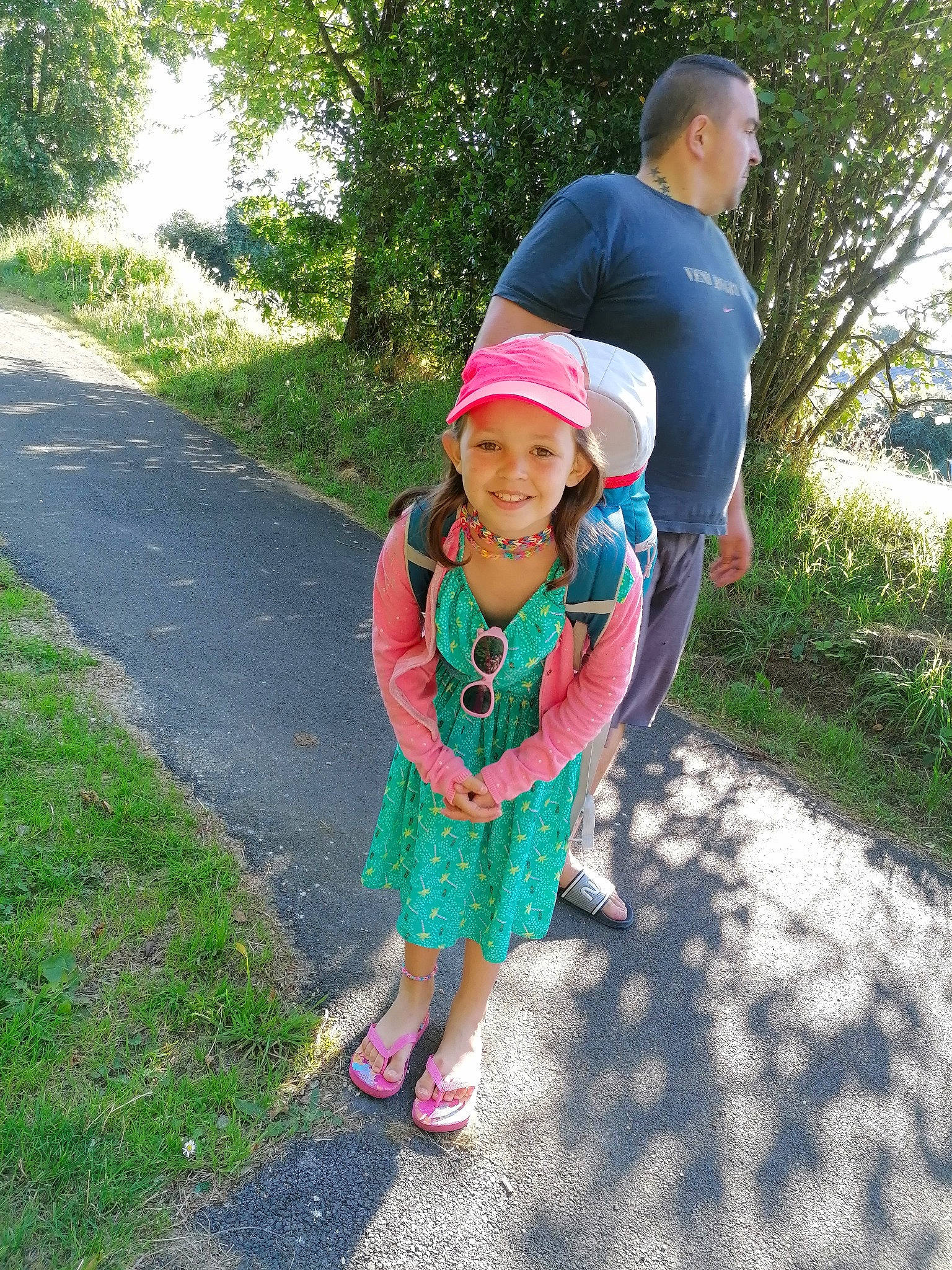 Ema a rejoint le concours — aidez-le/la à gagner de superbes lots ! child, fun, grass, headwear, joy, leaf, leisure, person, plant, play, recreation, smile, summer, toddler, tree, vacation, walking