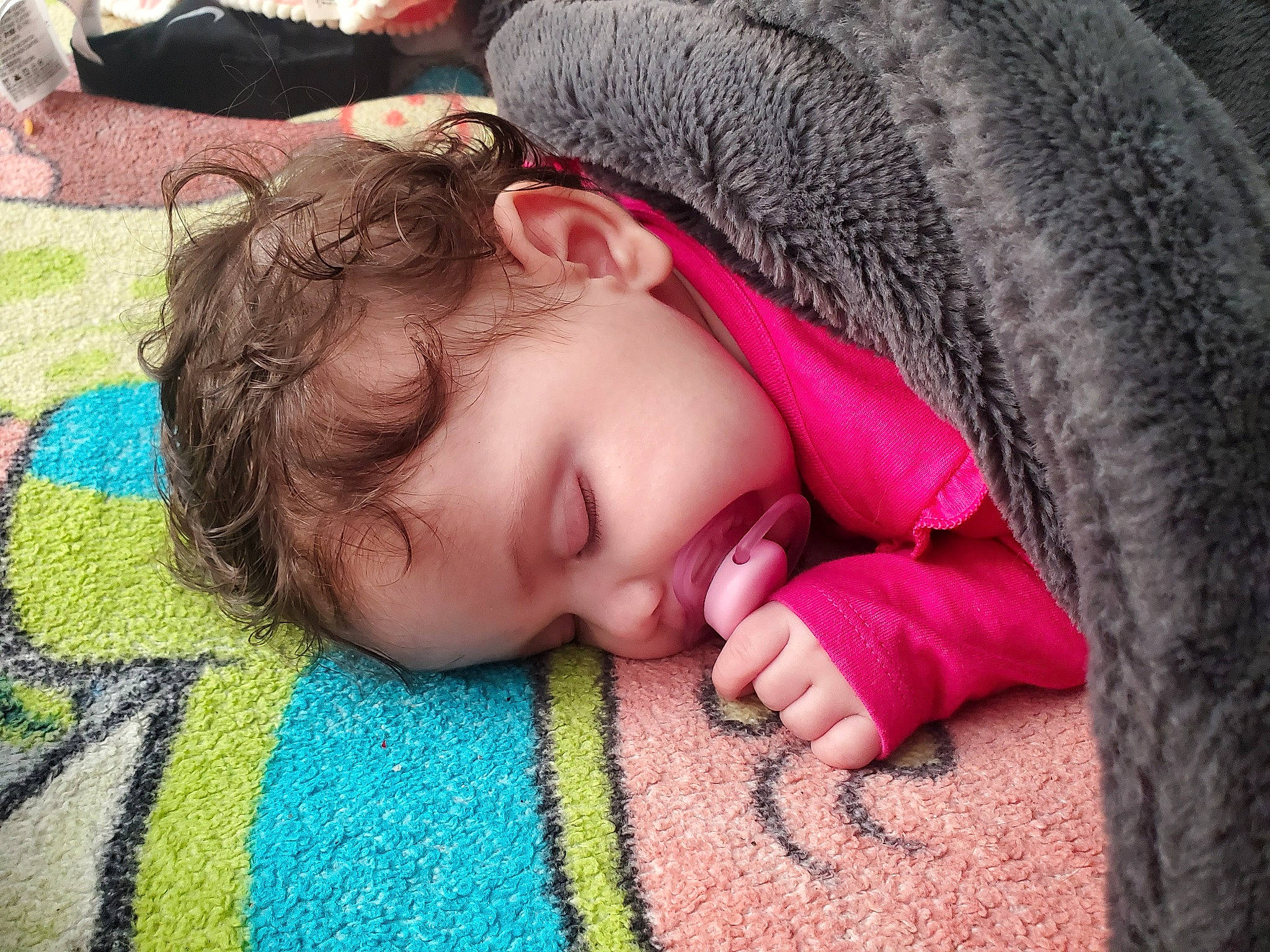 Lanna is registered to the contest to win money with this photo: baby, baby_toddler_clothing, beauty, bedtime, child, comfort, creative_arts, fur, knitting, linens, nap, organ, person, pink, skin, sleep, textile, thread, toddler, wool