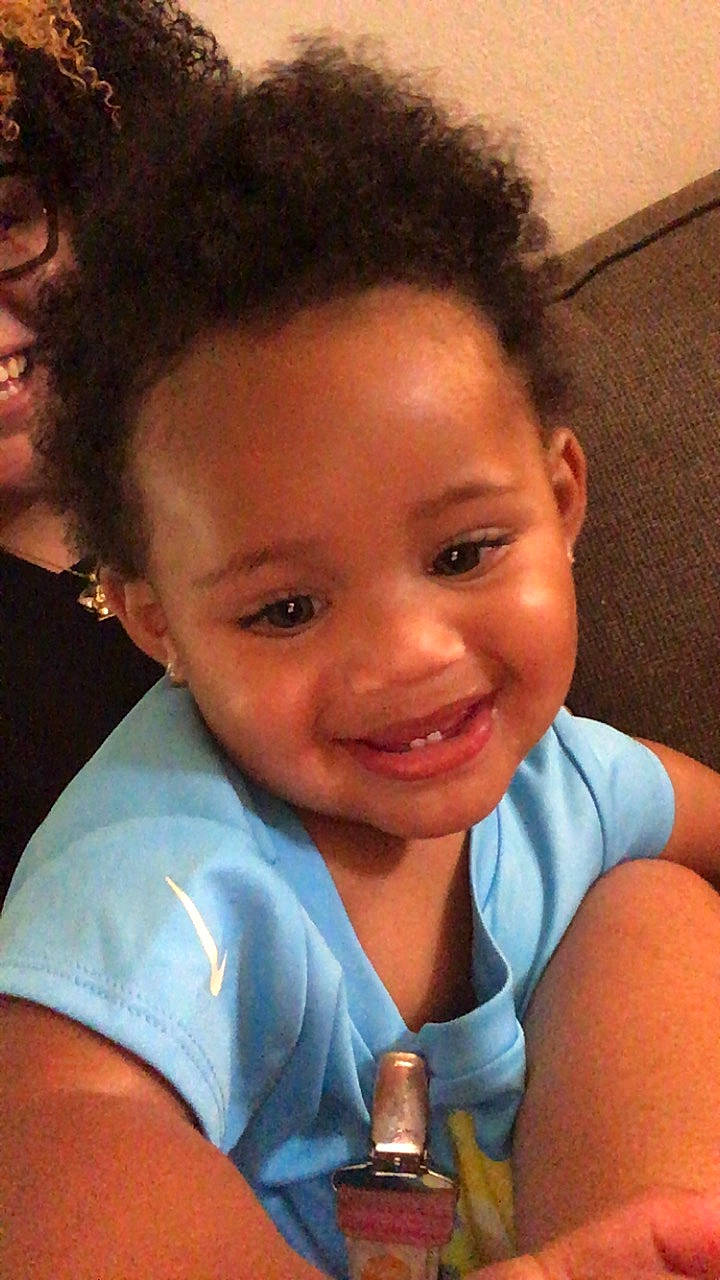 Sapphire is registered to the contest to win money with this photo: arm, cheek, chin, ear, eye, eyebrow, facial_expression, forehead, hair, hairstyle, head, human_body, joy, lip, mouth, neck, nose, organ, person, shoulder