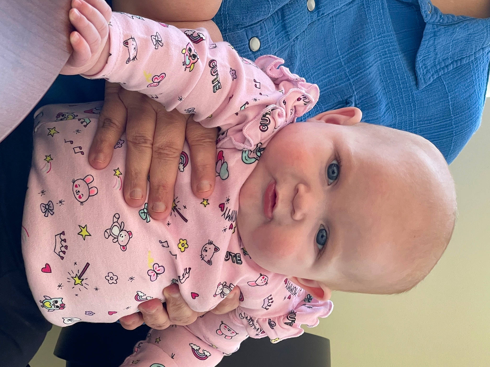 Adaline is registered to the contest to win money with this photo: baby, baby_toddler_clothing, beauty, child, eyelash, finger, gesture, hand, happy, human_leg, nail, pattern, people_in_nature, person, pink, skin, smile, textile, thumb, toddler