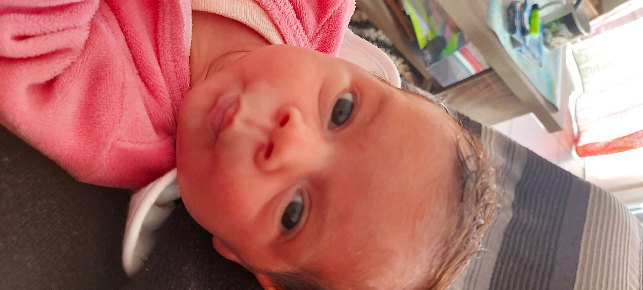 Enéa participe au concours pour gagner de l'argent avec cette photo : baby, cheek, ear, eyebrow, eyelash, forehead, hair, happy, headgear, helmet, human_body, iris, lip, mouth, neck, nose, person, pink, skin, smile