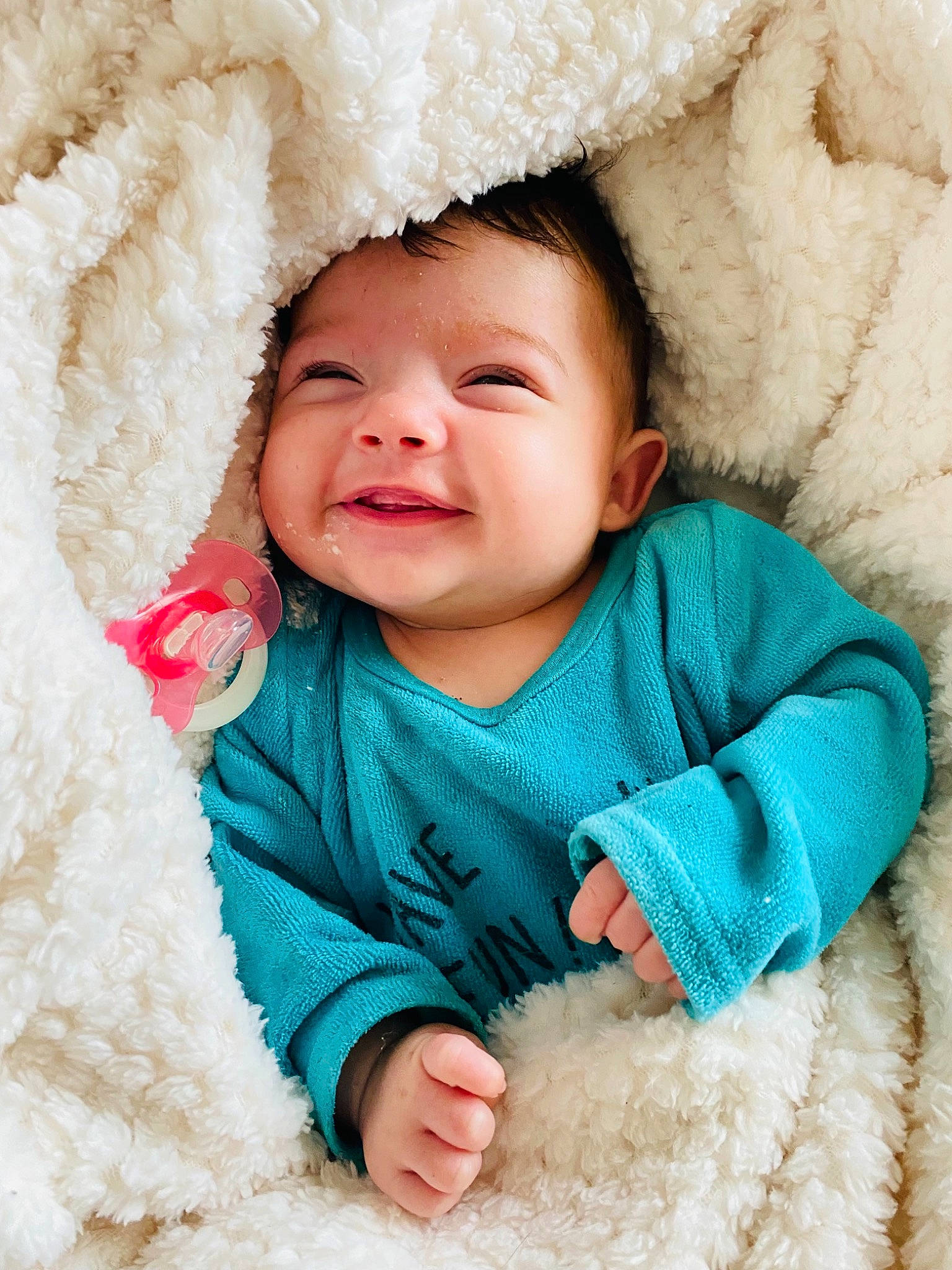 Alyah participe au concours pour gagner de l'argent avec cette photo : baby, baby_toddler_clothing, cheek, comfort, face, facial_expression, happy, headgear, human, nose, organ, outerwear, person, photograph, pink, product, skin, sleeve, smile, textile