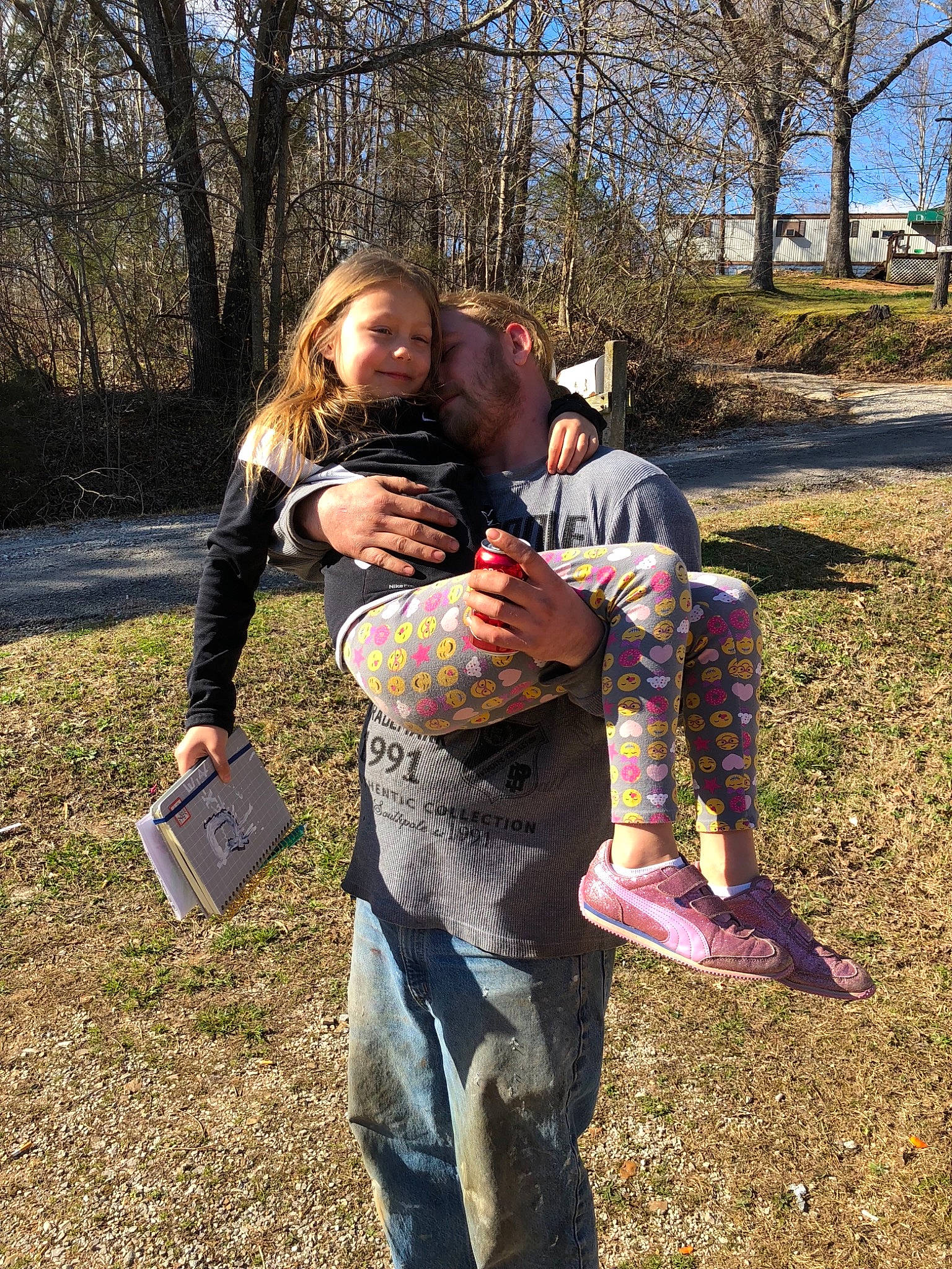 Kylee Jo joined the competition — help win amazing prizes! hug, person, tree