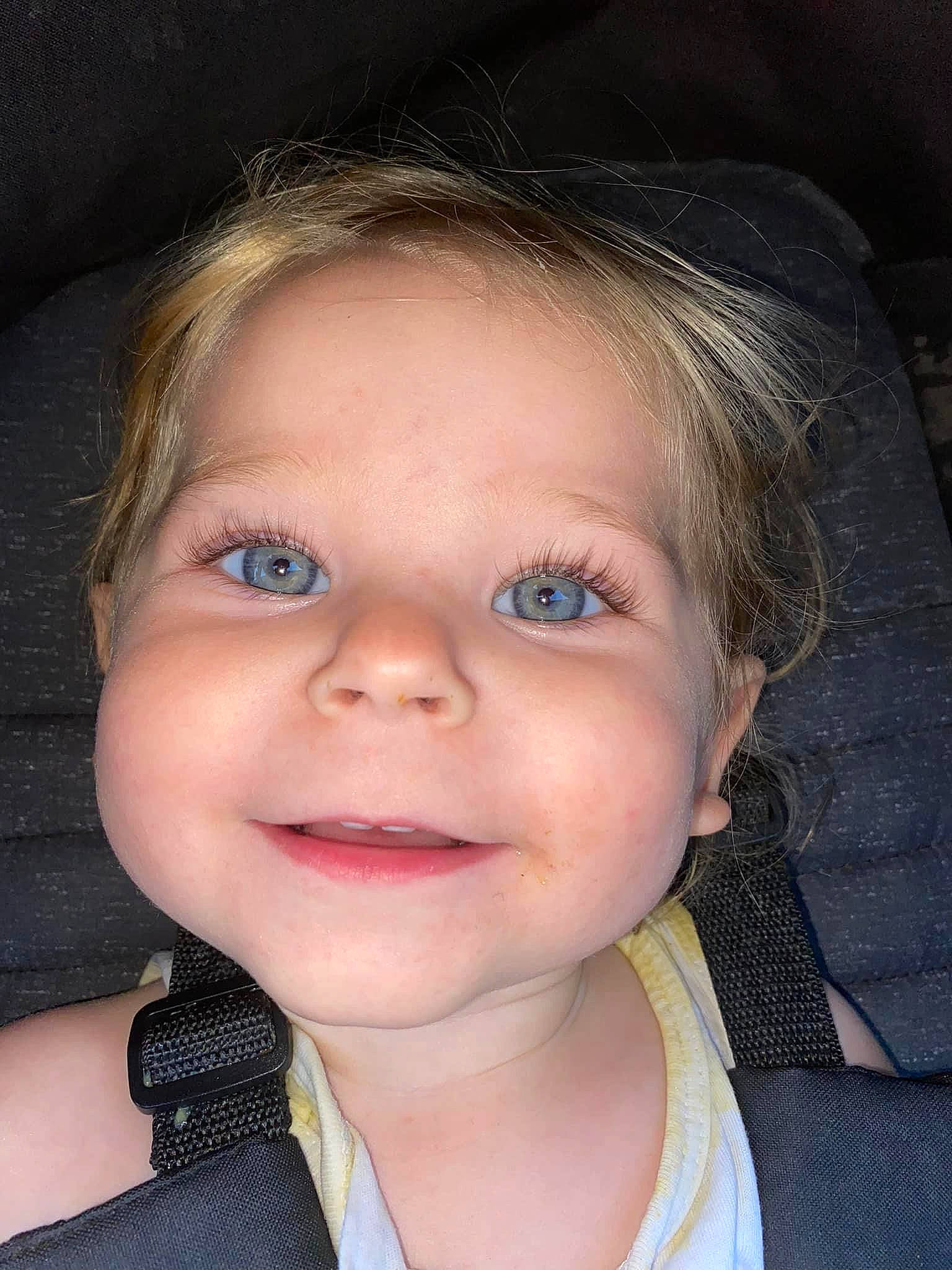 Jade participe au concours pour gagner de l'argent avec cette photo : cheek, chin, ear, eye, eyebrow, eyelash, facial_expression, flash_photography, forehead, hairstyle, head, iris, jaw, joy, lip, mouth, neck, nose, organ, person