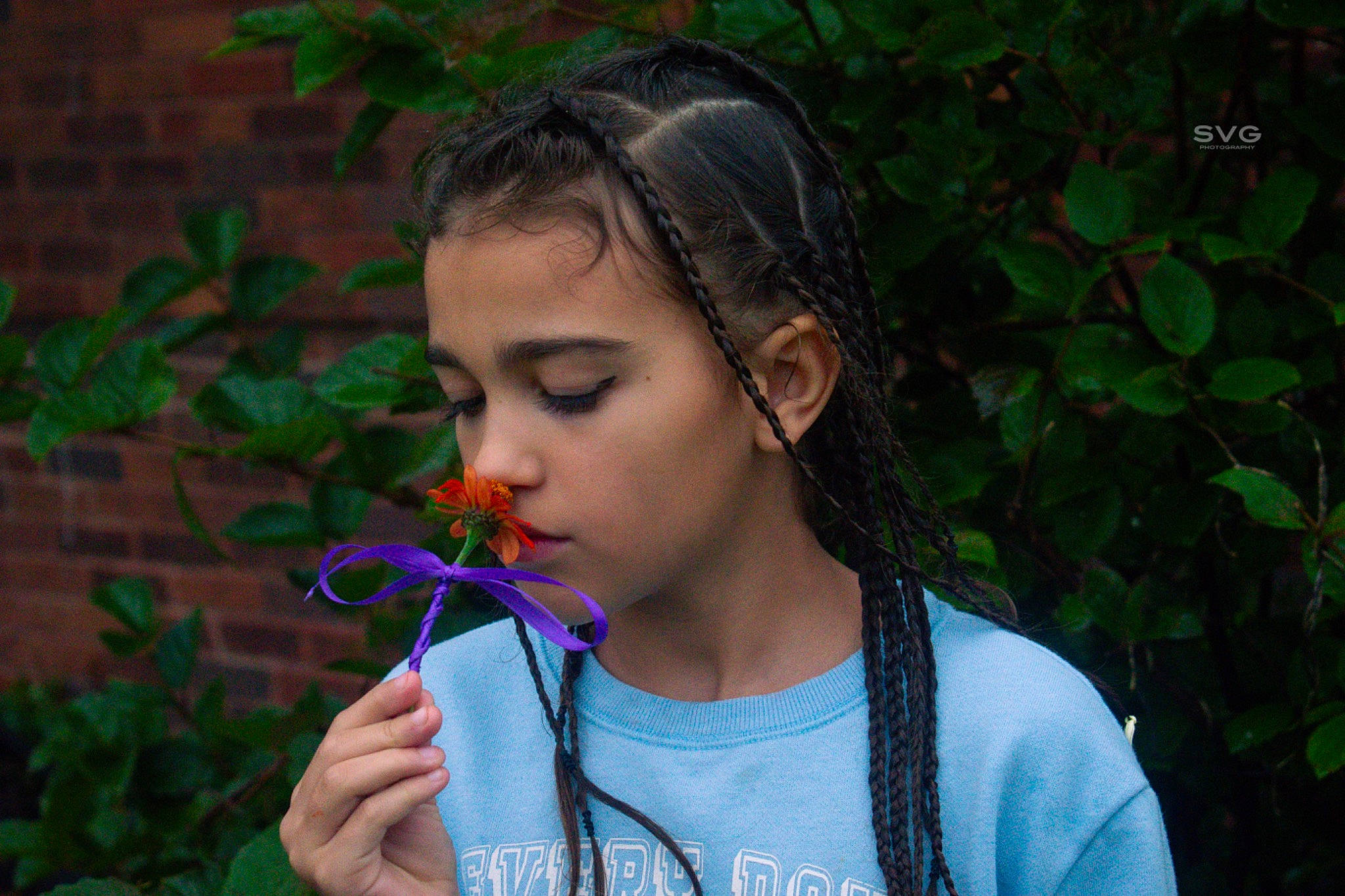 Emarie-lynn is registered to the contest to win money with this photo: adaptation, audio_equipment, botany, child, ear, earrings, electric_blue, eyelash, eyewear, fashion_accessory, flower, flowering_plant, gadget, grass, happy, jewellery, leisure, lip, person, petal
