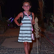 Mya a rejoint le concours — aidez-le/la à gagner de superbes lots ! ankle, bodypart, child, clothing, dress, eveningdress, face, fashion, female, finger, footwear, formalwear, girl, hand, head, highheel, person, sandal, shoe, skirt