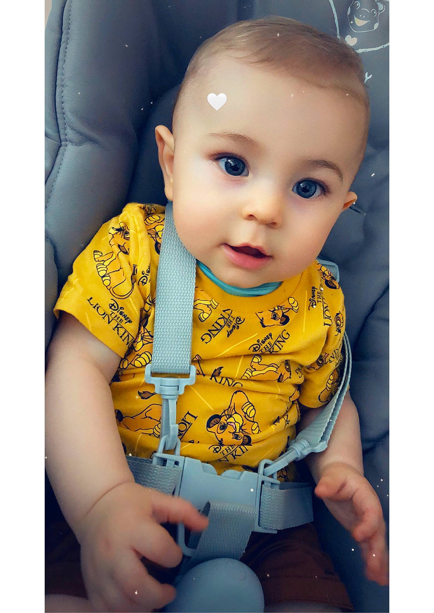 Lowen participe au concours pour gagner de l'argent avec cette photo : baby, baby_carriage, baby_products, cheek, child, eye, face, forehead, head, iris, lip, person, photography, play, product, sitting, skin, sleeve, smile, toddler