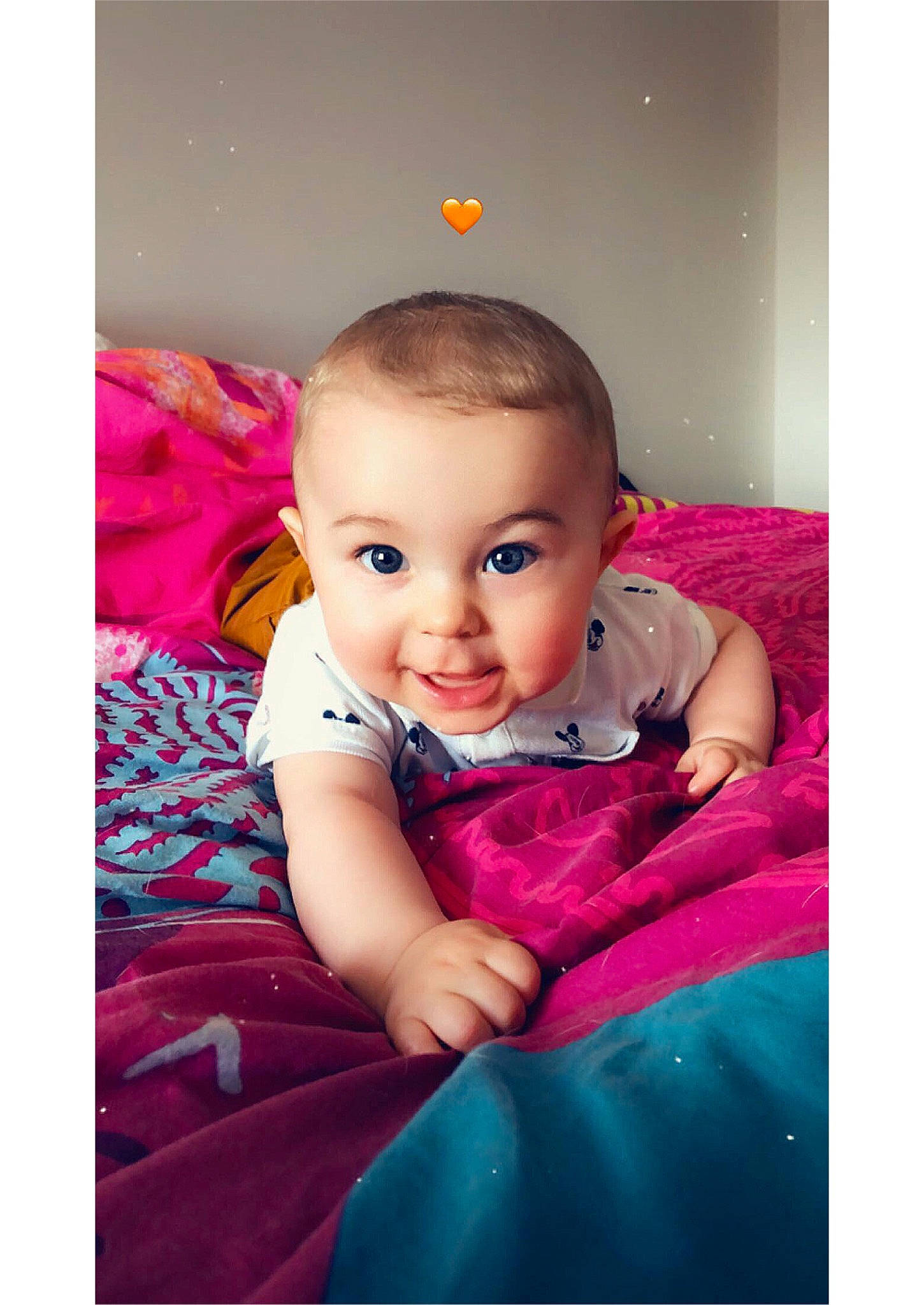 Lowen participe au concours pour gagner de l'argent avec cette photo : arm, baby, beauty, cheek, child, eye, face, forehead, head, lip, nose, people, person, pink, product, purple, sitting, skin, snapshot, toddler