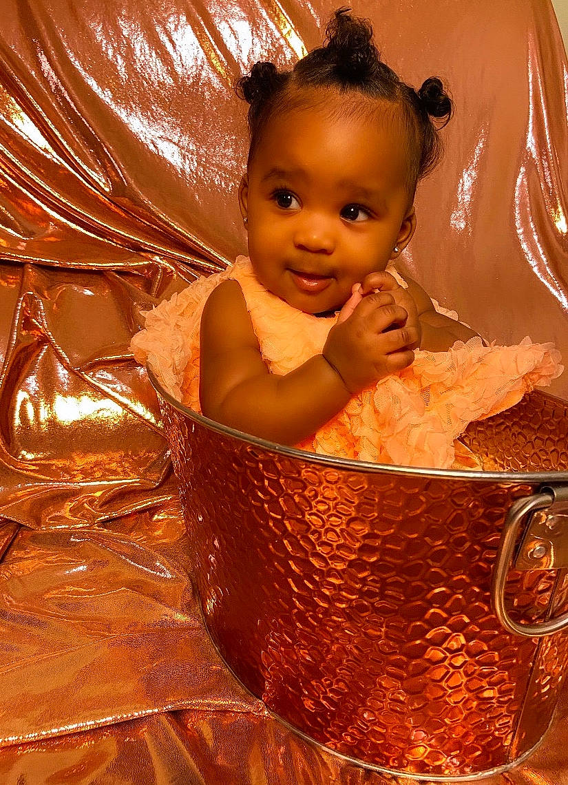 Kenzlee is registered to the contest to win money with this photo: child, person, smile