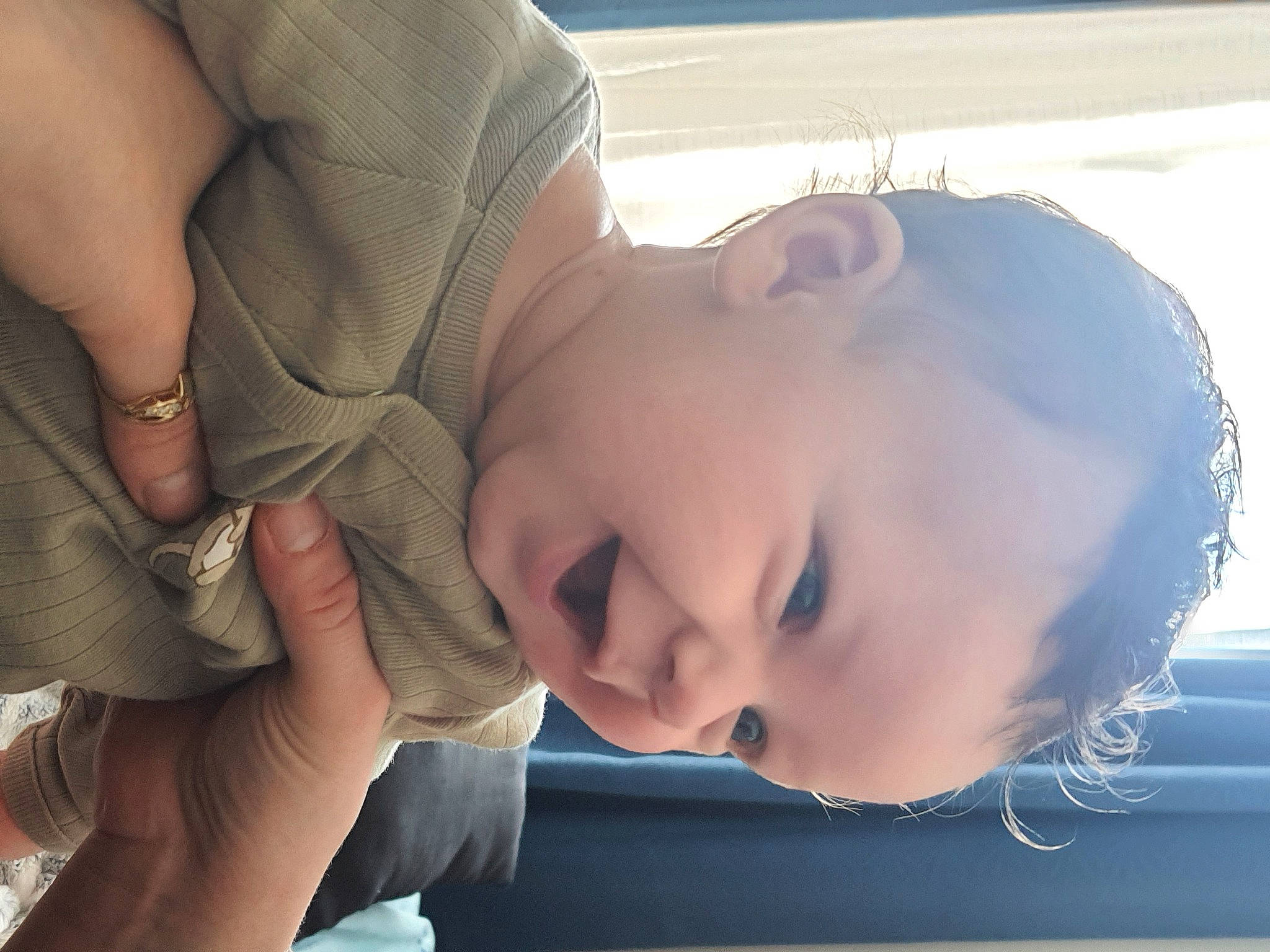 Al-mahdi participe au concours pour gagner de l'argent avec cette photo : black_hair, cheek, child, comfort, ear, elbow, eyelash, flash_photography, gesture, grass, happy, jaw, lip, mouth, neck, nose, person, shoulder, skin, smile