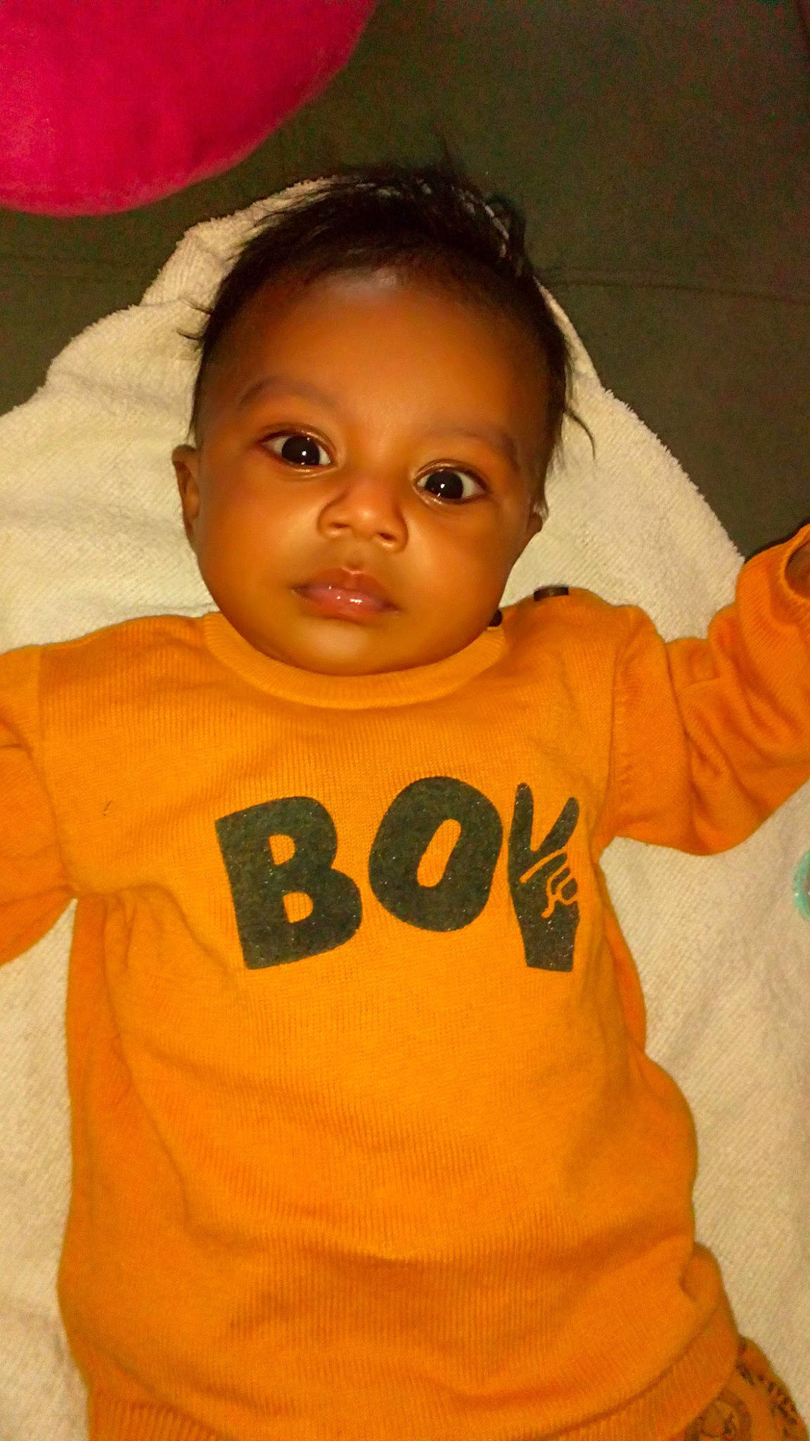 Nessim a rejoint le concours — aidez-le/la à gagner de superbes lots ! boy, cheek, child, eye, face, fun, girl, happiness, head, infant, nose, person, skin, smile, t_shirt, toddler, yellow