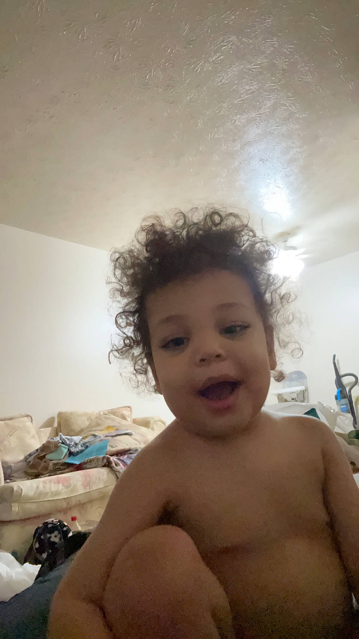 Jakai is registered to the contest to win money with this photo: chin, eye, eyebrow, eyelash, facial_expression, flash_photography, forehead, hair, happy, head, iris, jaw, lip, mouth, neck, nose, person, shoulder, skin, smile