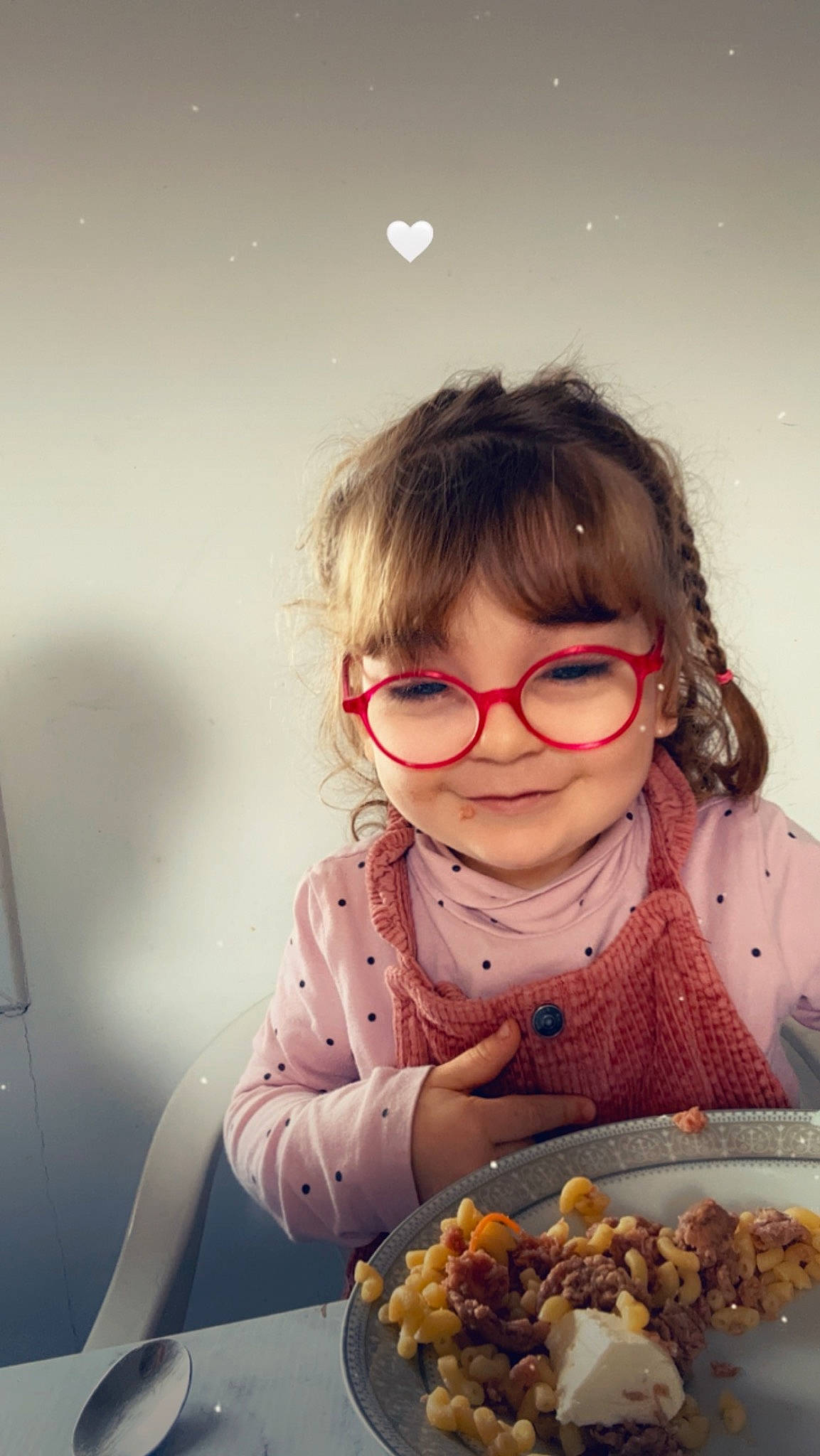 Jade participe au concours pour gagner de l'argent avec cette photo : beauty, child, comfort_food, cuisine, dessert, dish, eating, eyewear, food, food_craving, fun, happy, joy, person, portrait_photography, recipe, side_dish, smile, sweetness, tableware