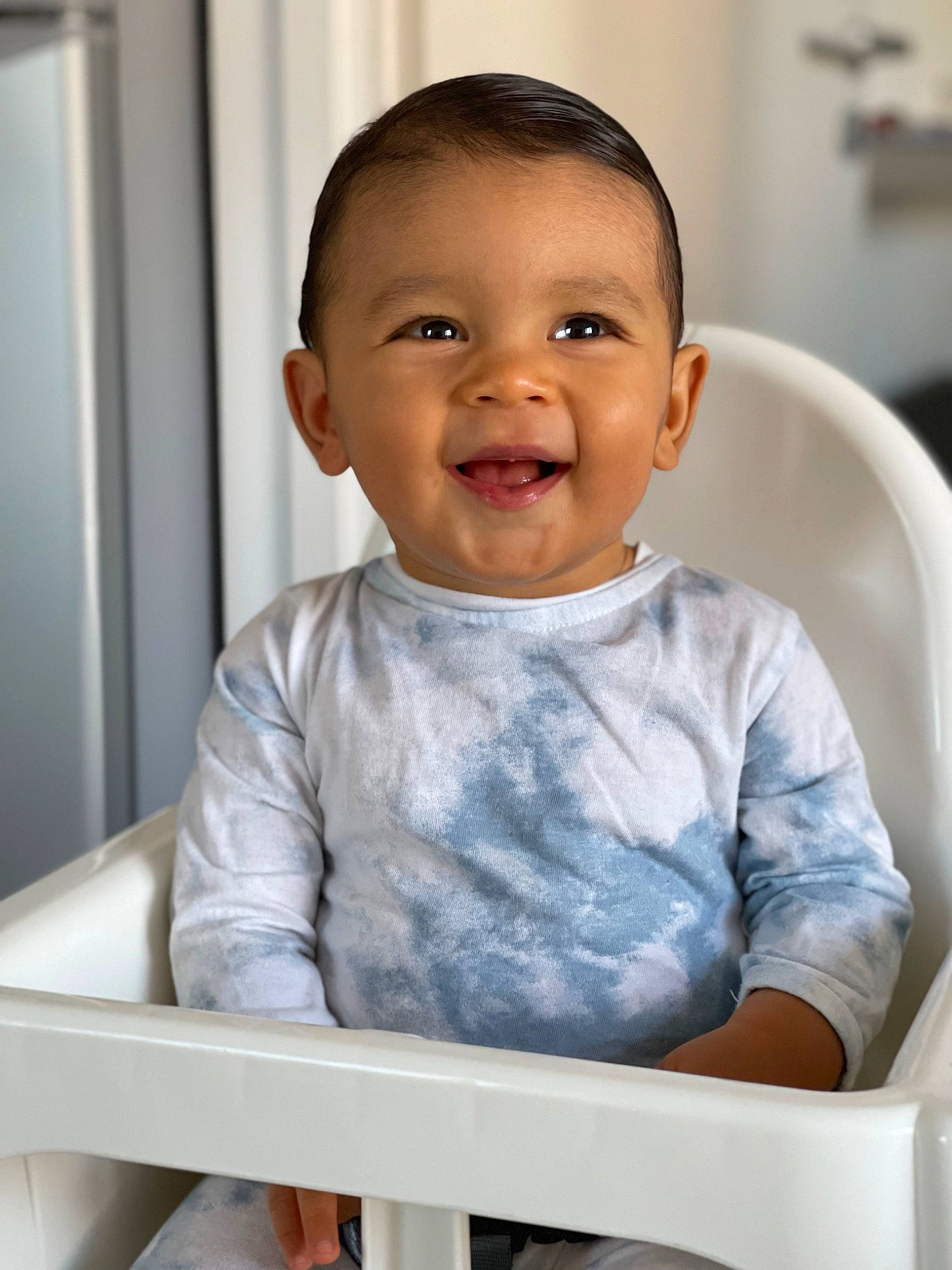 Noa a rejoint le concours — aidez-le/la à gagner de superbes lots ! arm, baby, baby_toddler_clothing, cheek, child, chin, dress, eye, face, facial_expression, happy, head, joy, nose, person, product, skin, sleeve, smile, standing