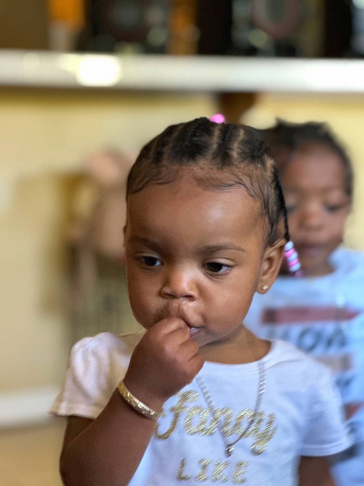 La Raya is registered to the contest to win money with this photo: blurred, cheek, child, chin, ear, eye, eyelash, face, forehead, fun, gesture, hair, hand, happy, head, neck, nose, person, skin, smile